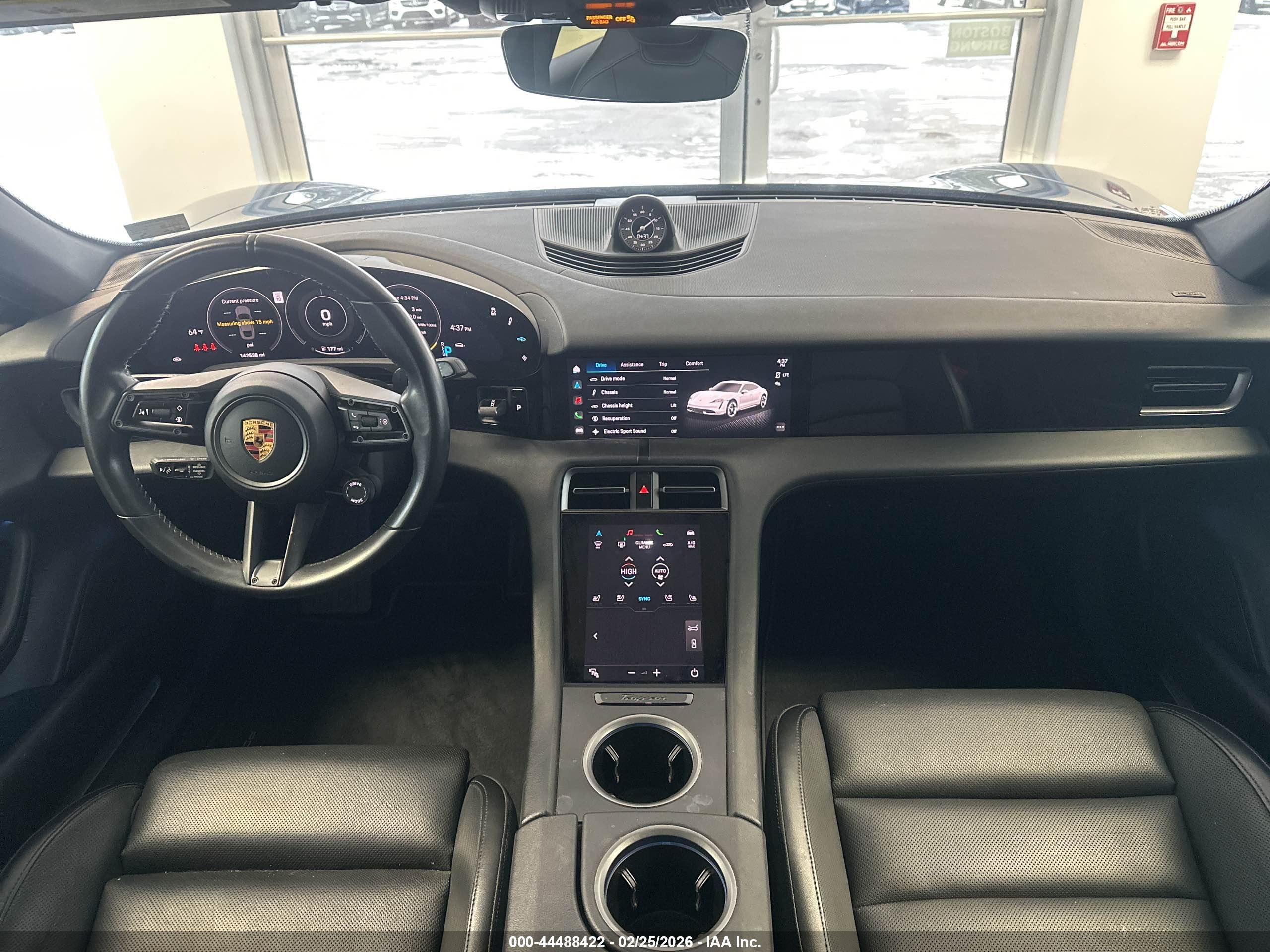 PORSCHE TAYCAN image 6