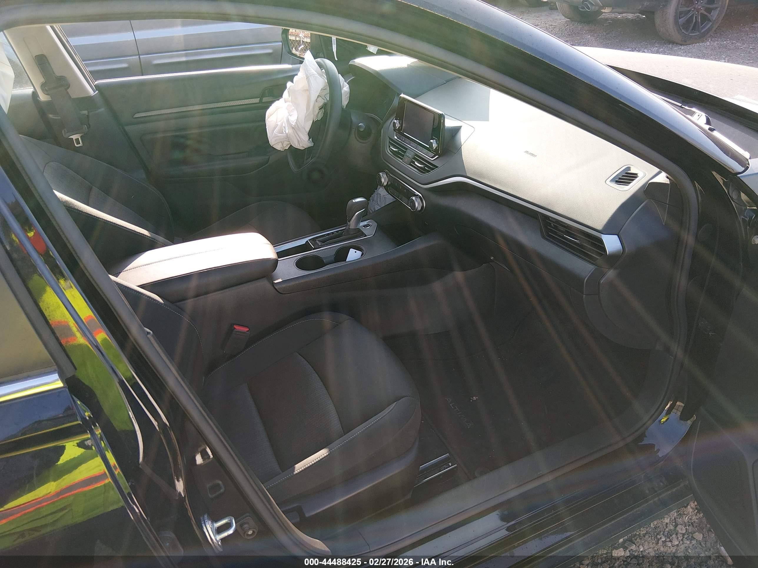 NISSAN ALTIMA image 8