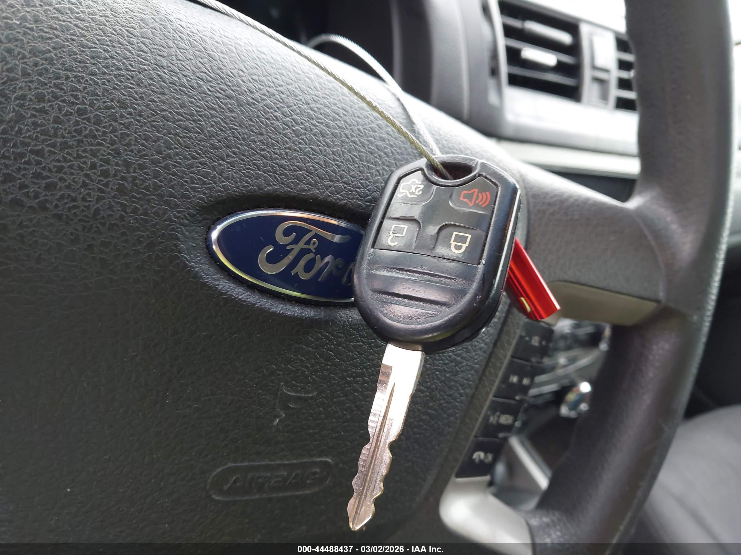 FORD FUSION image 11