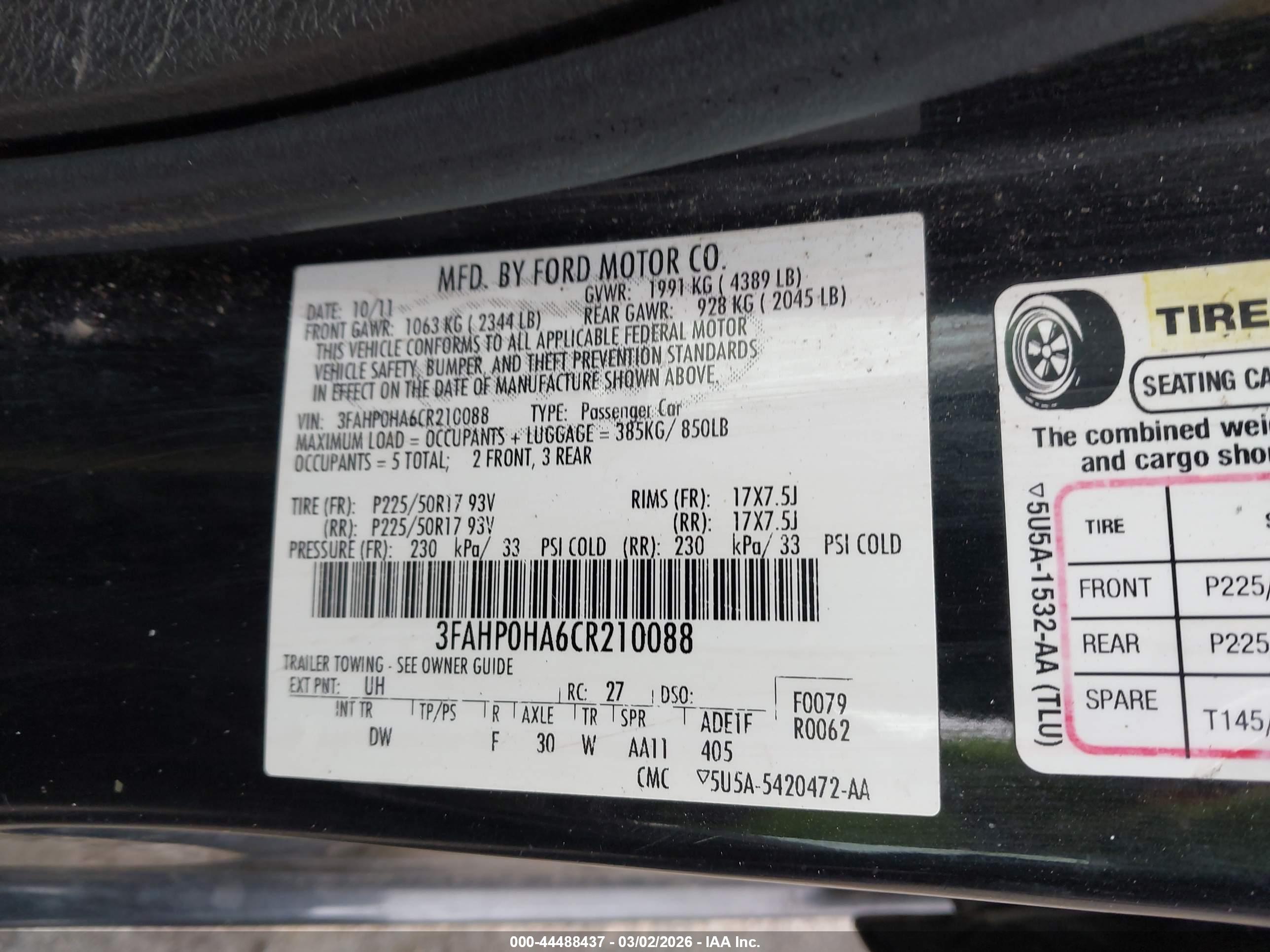FORD FUSION image 9