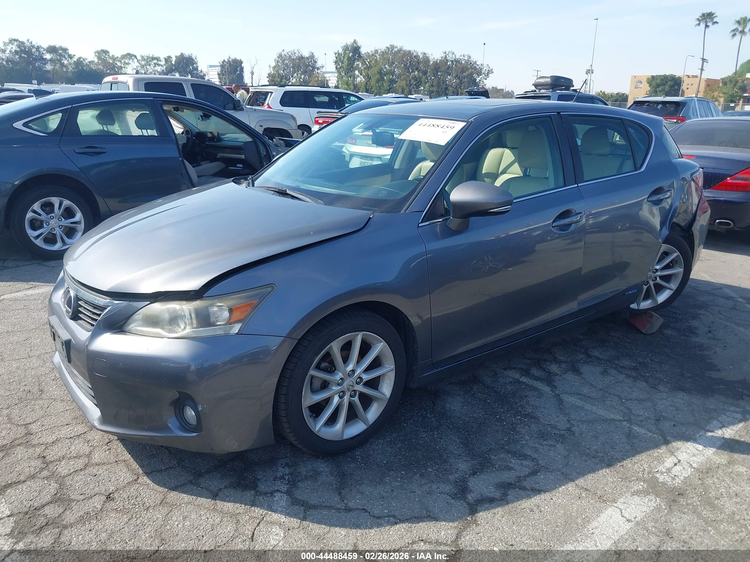 LEXUS CT image 2