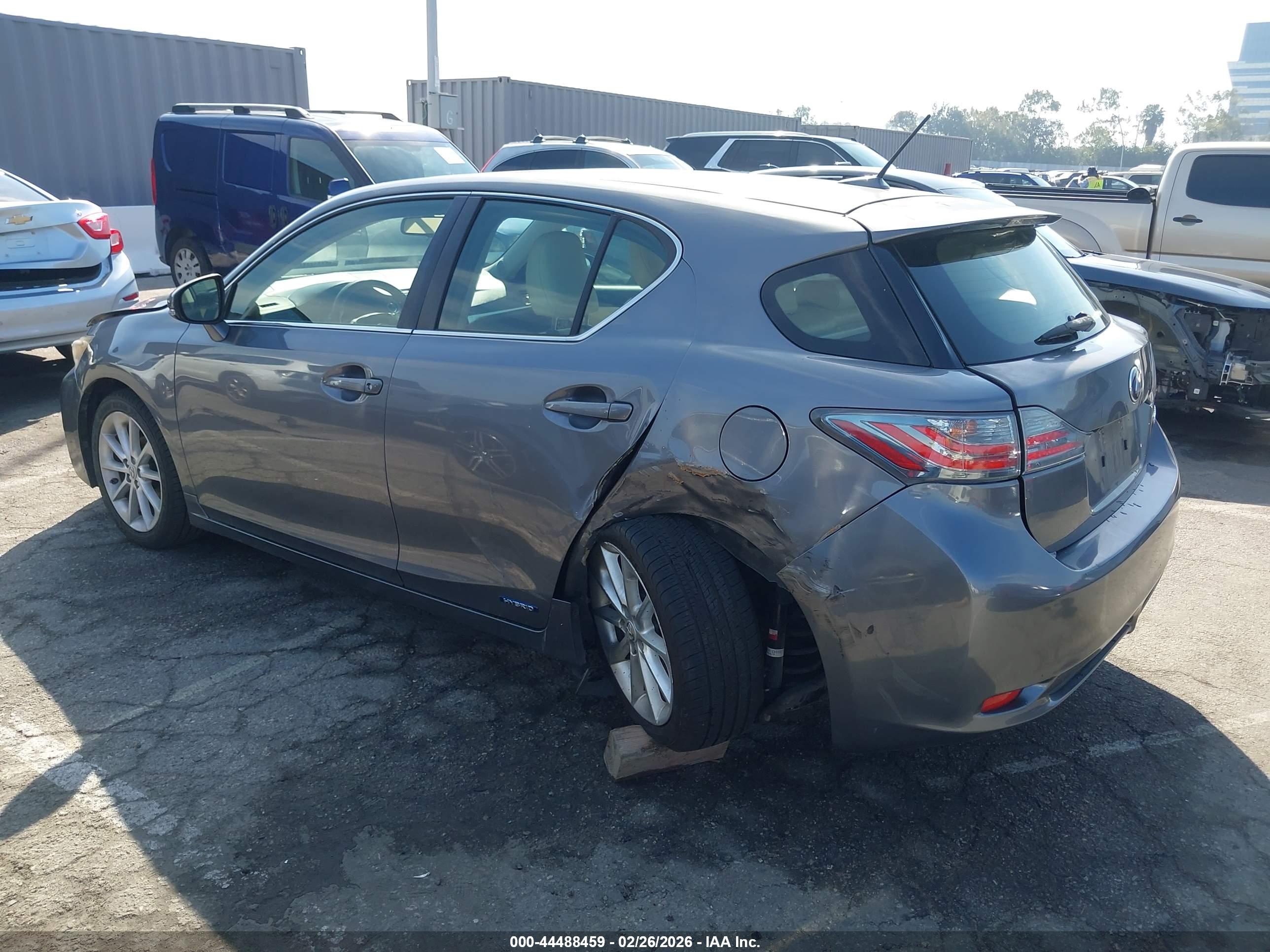 LEXUS CT image 3