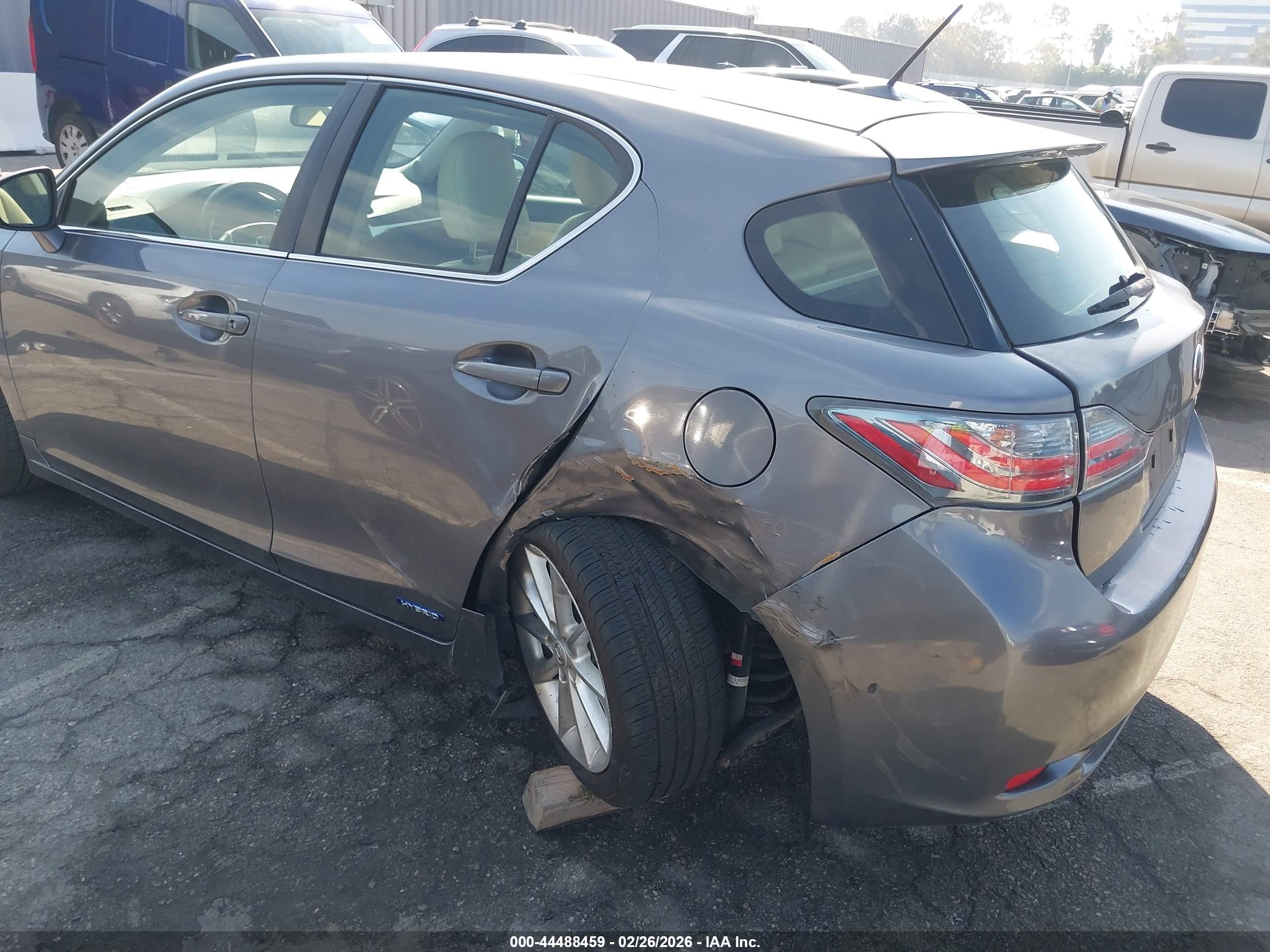 LEXUS CT image 6