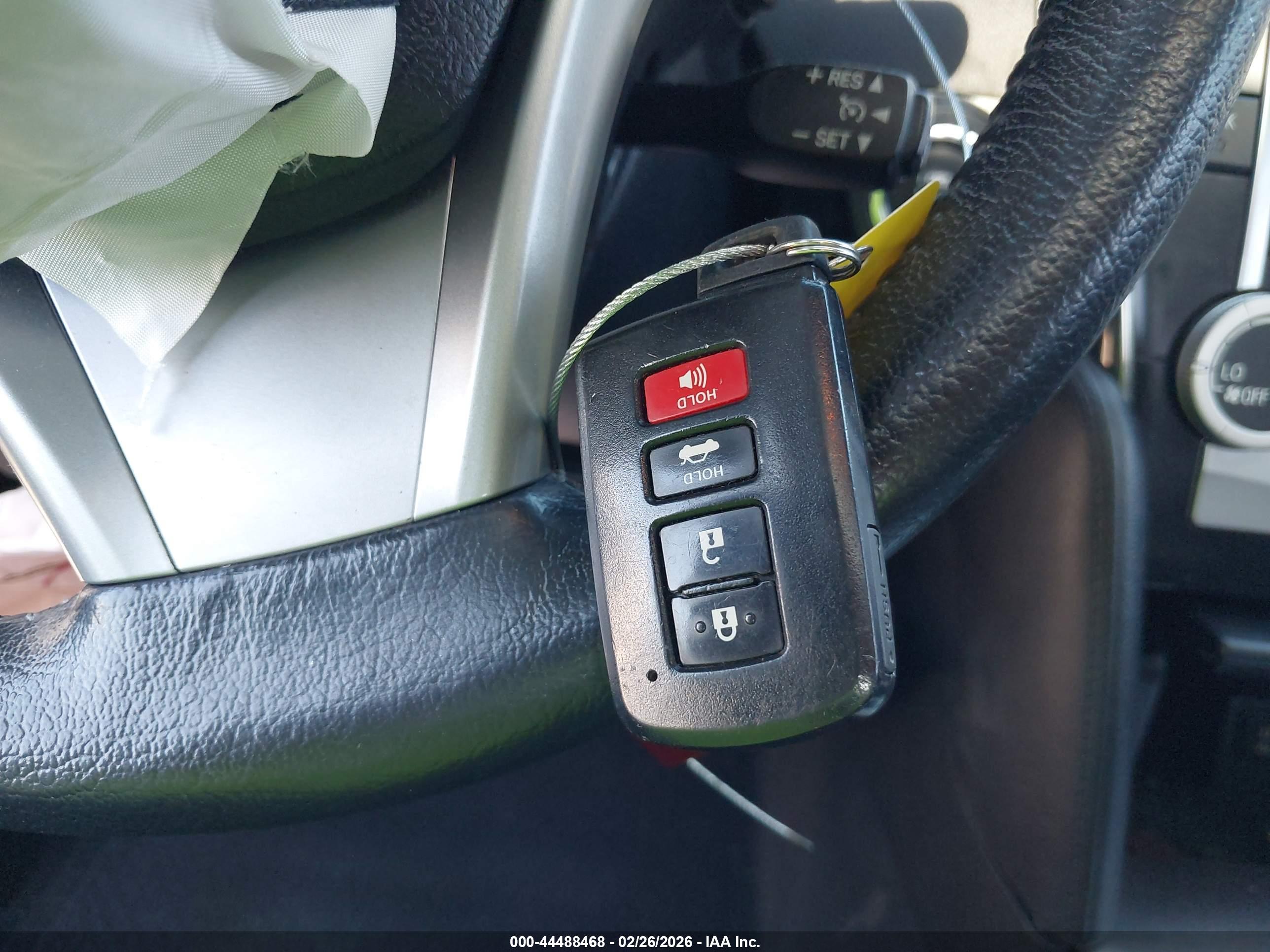 TOYOTA CAMRY image 11