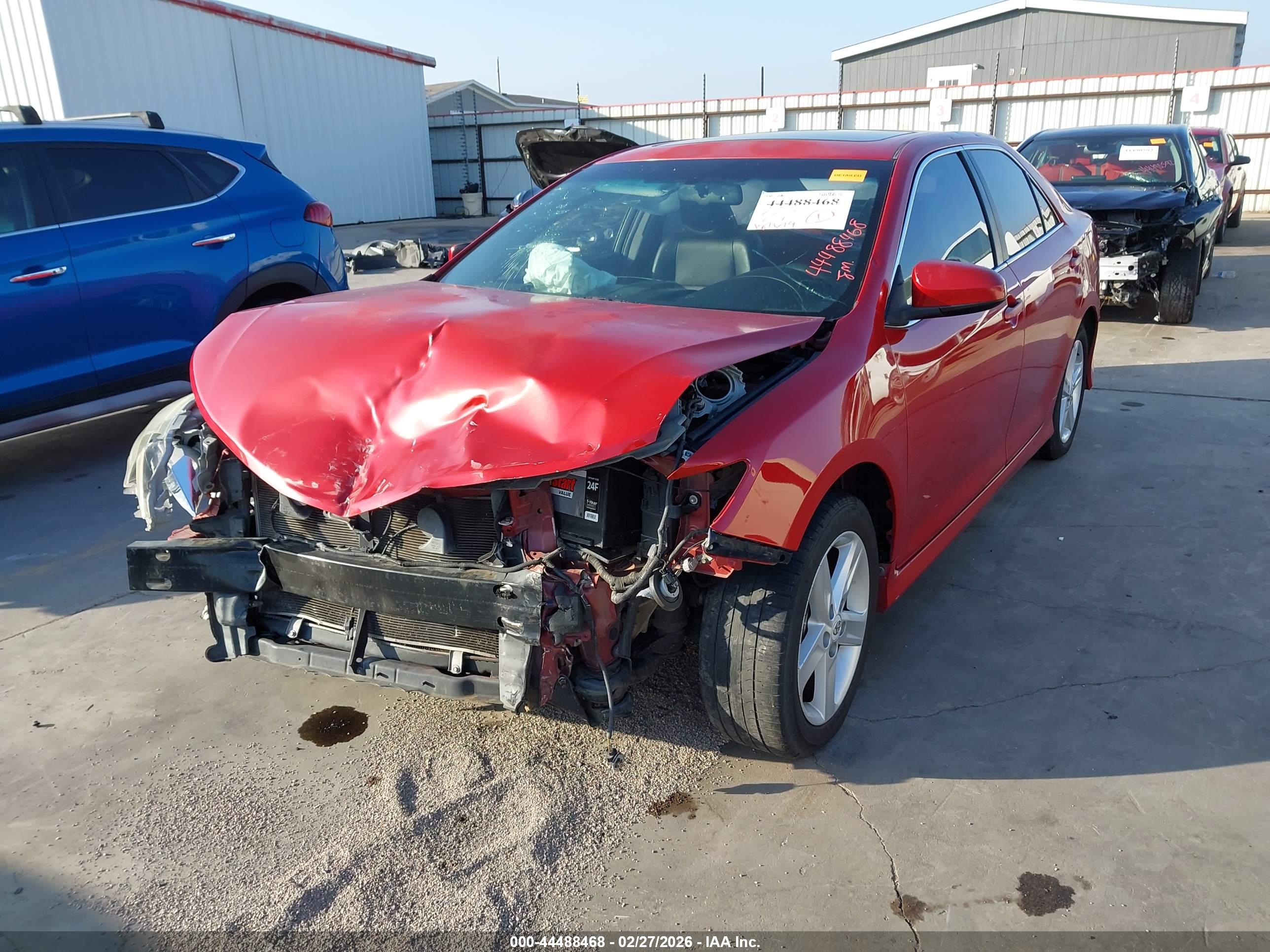 TOYOTA CAMRY image 2