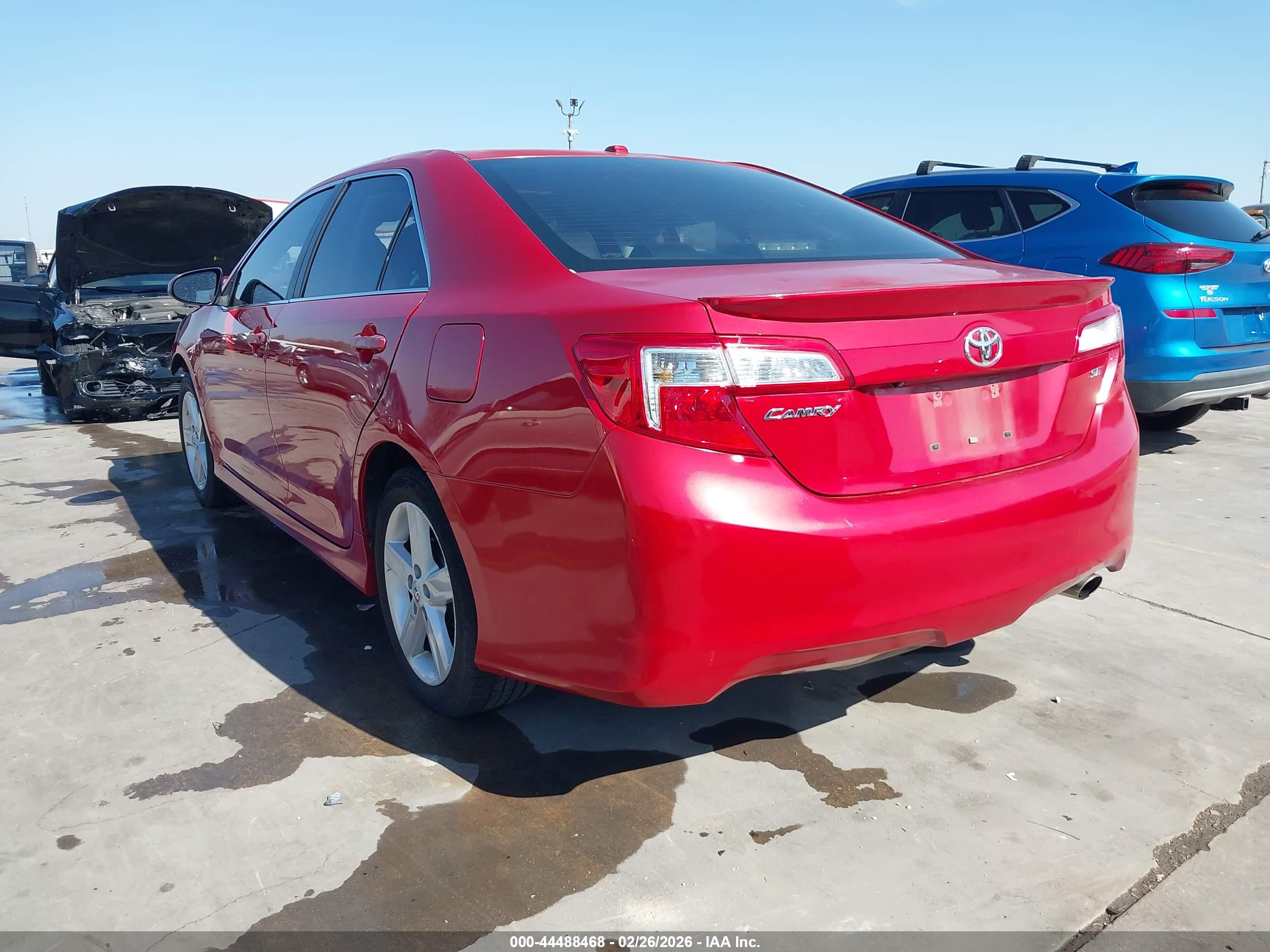 TOYOTA CAMRY image 3