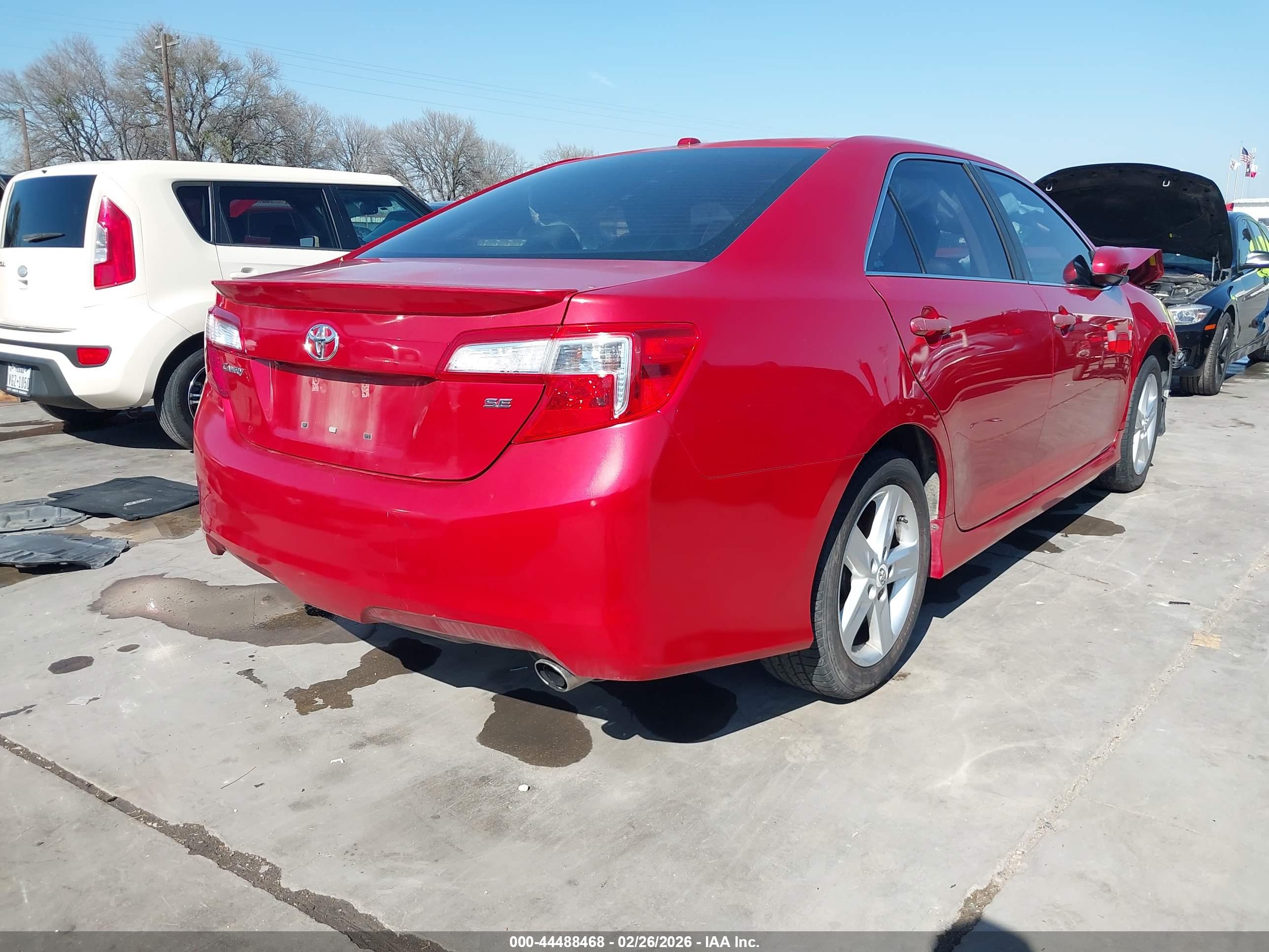 TOYOTA CAMRY image 4