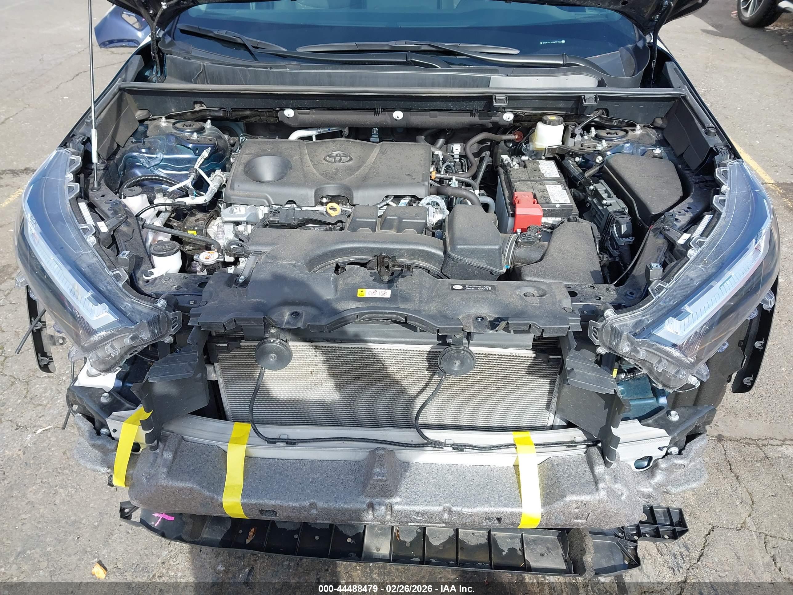 TOYOTA RAV4 image 10