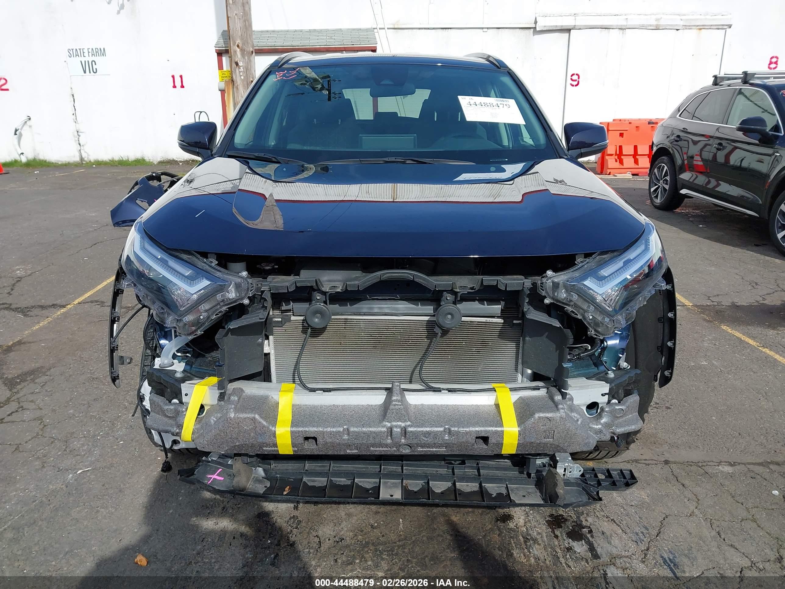 TOYOTA RAV4 image 6