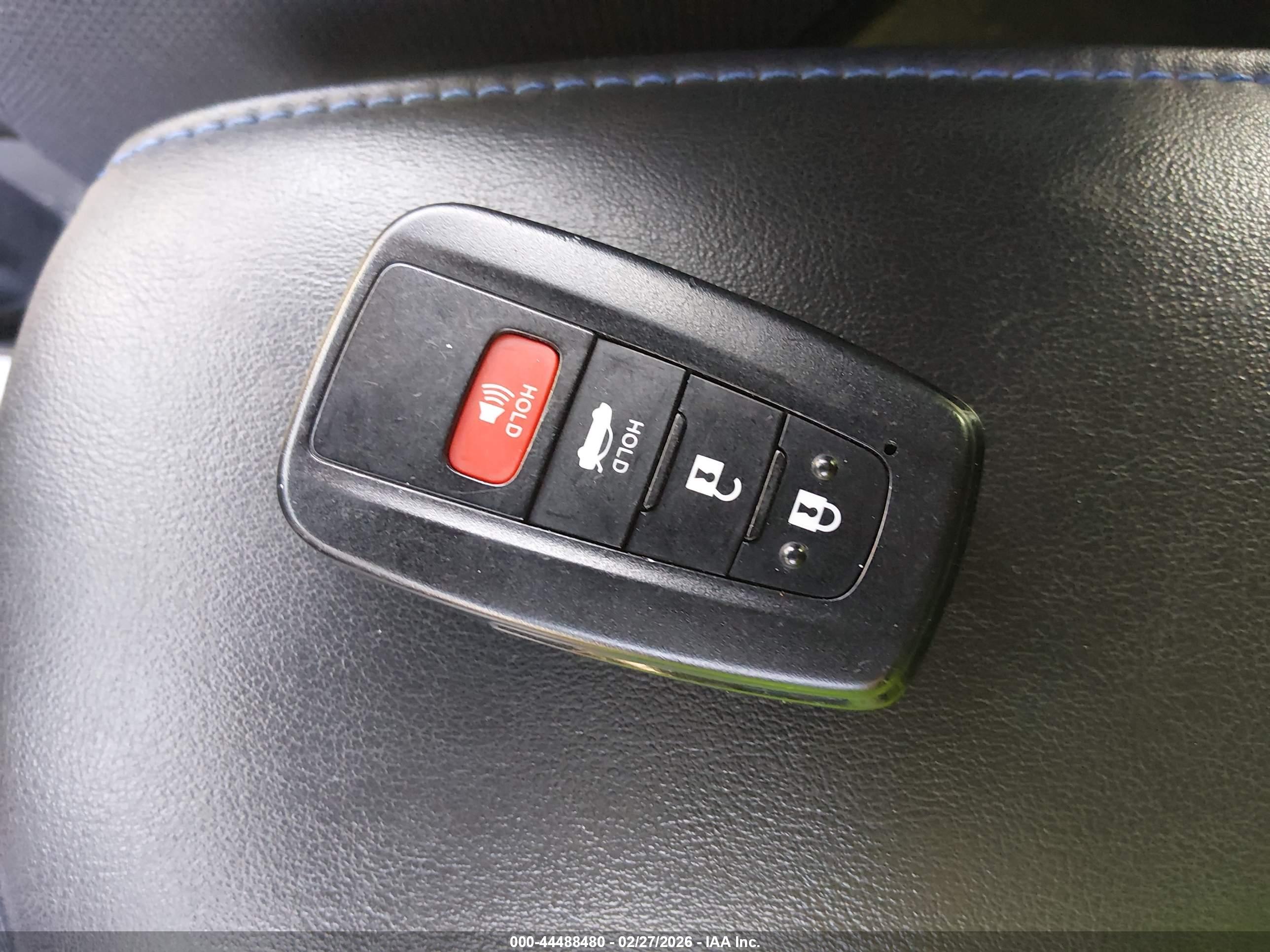 TOYOTA COROLLA image 11