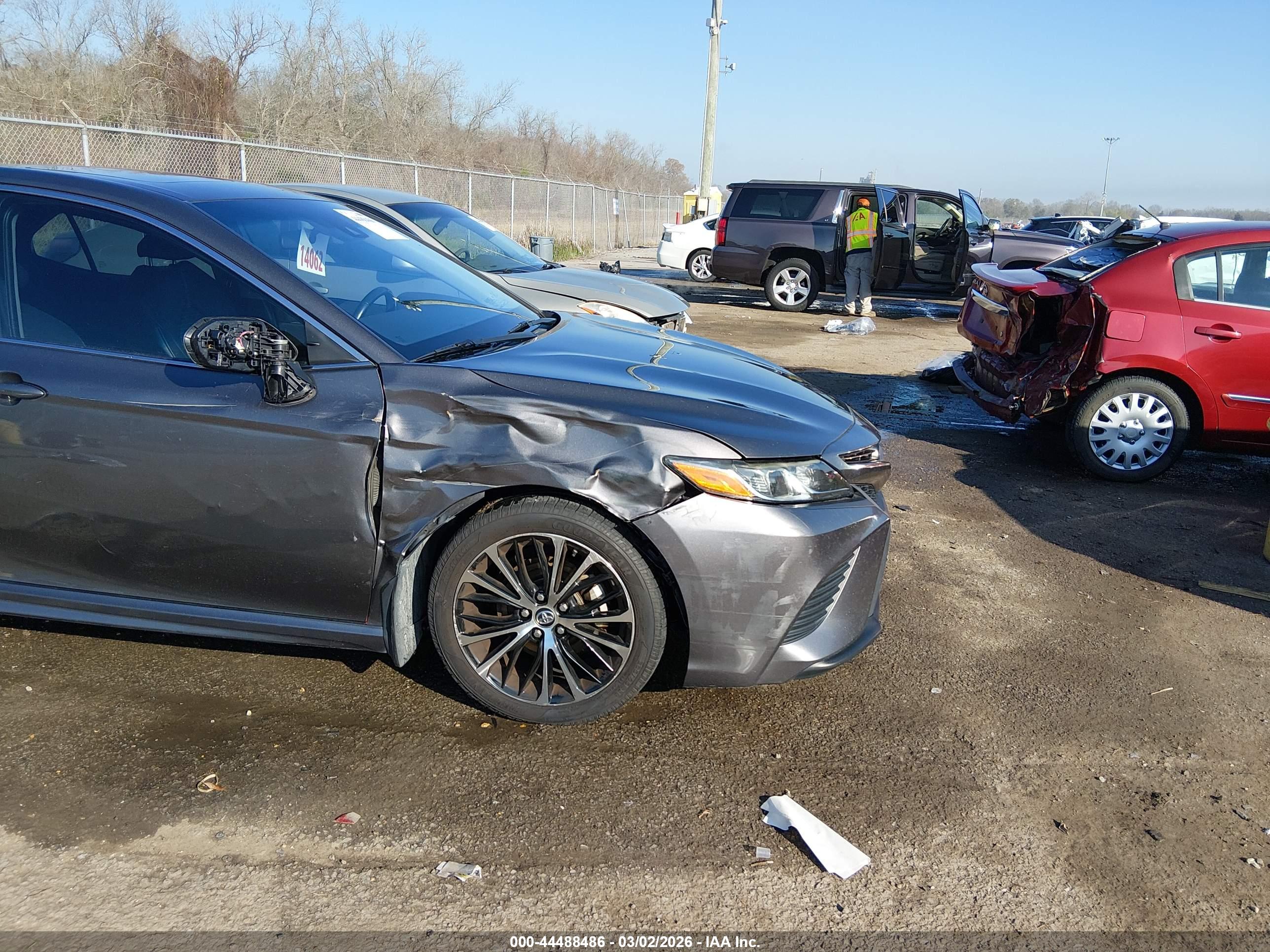 TOYOTA CAMRY image 6