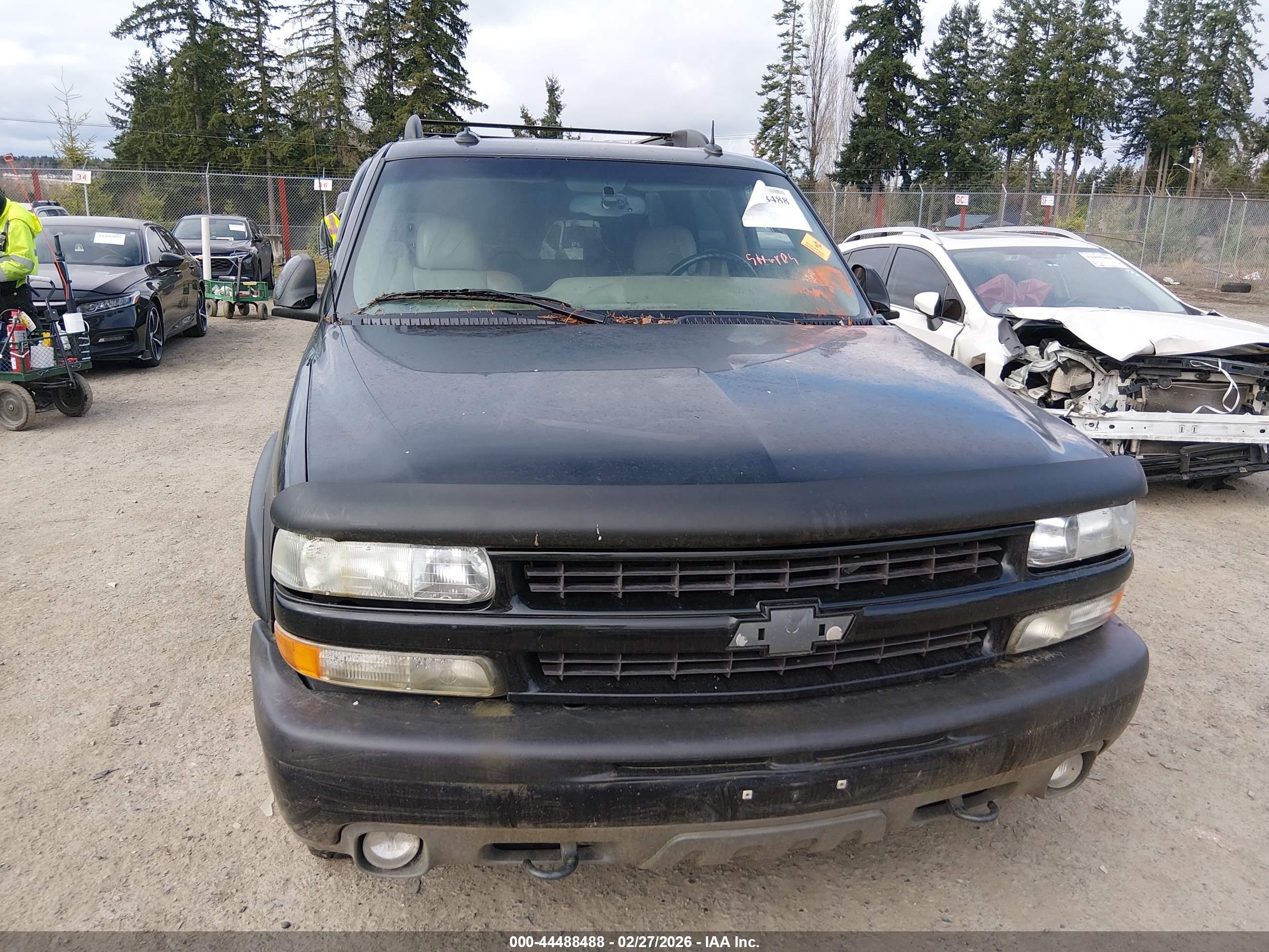CHEVROLET TAHOE image 6