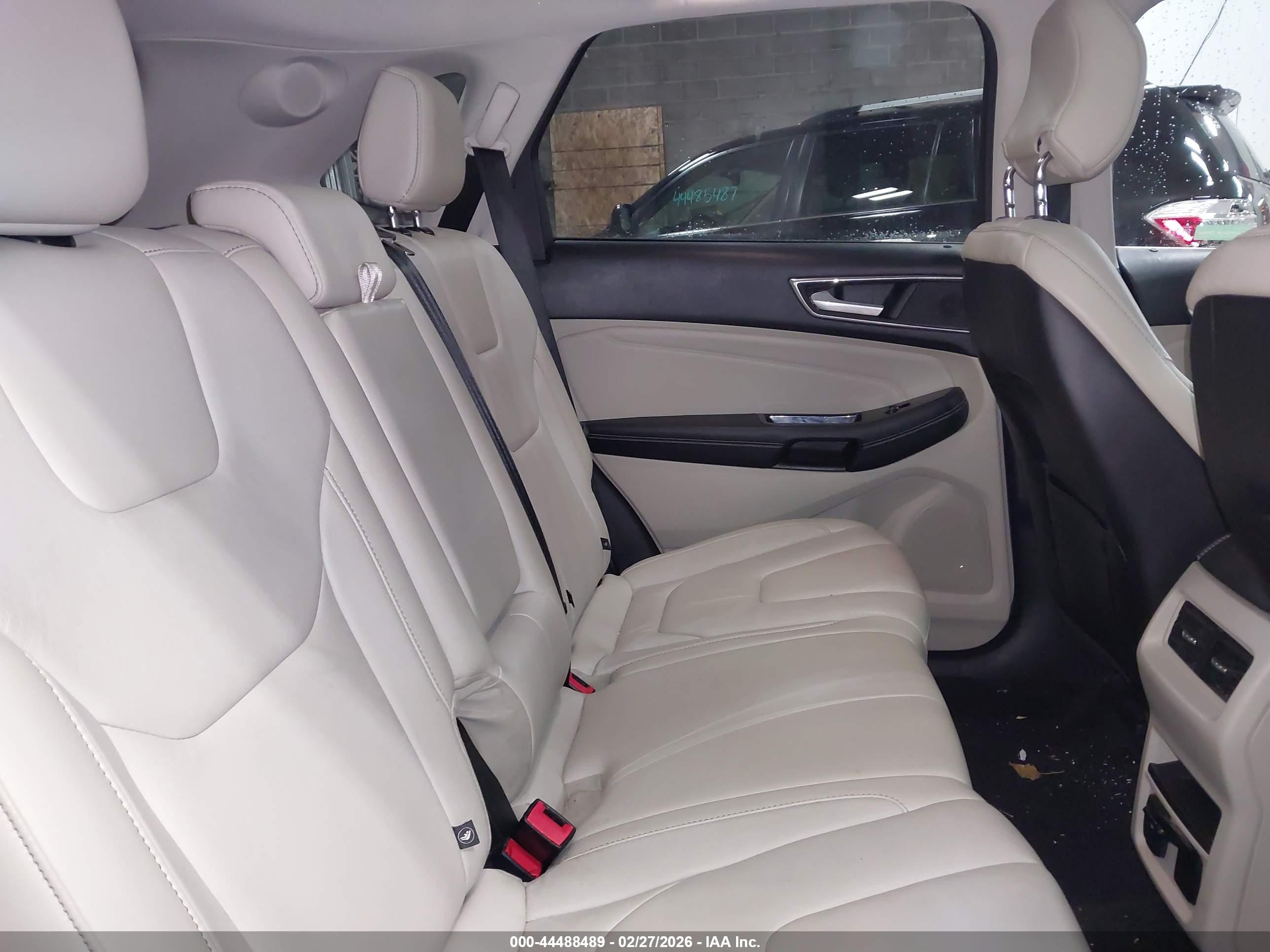 FORD EDGE image 8
