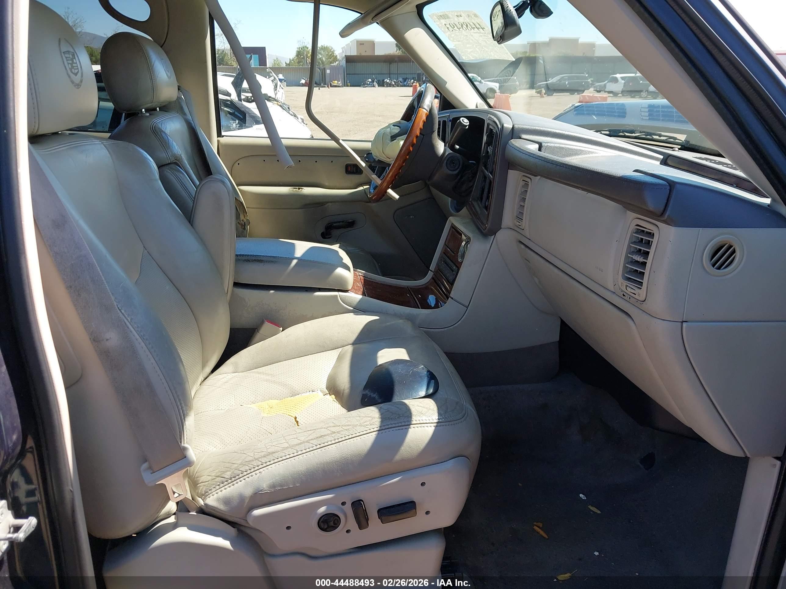 CADILLAC ESCALADE image 5