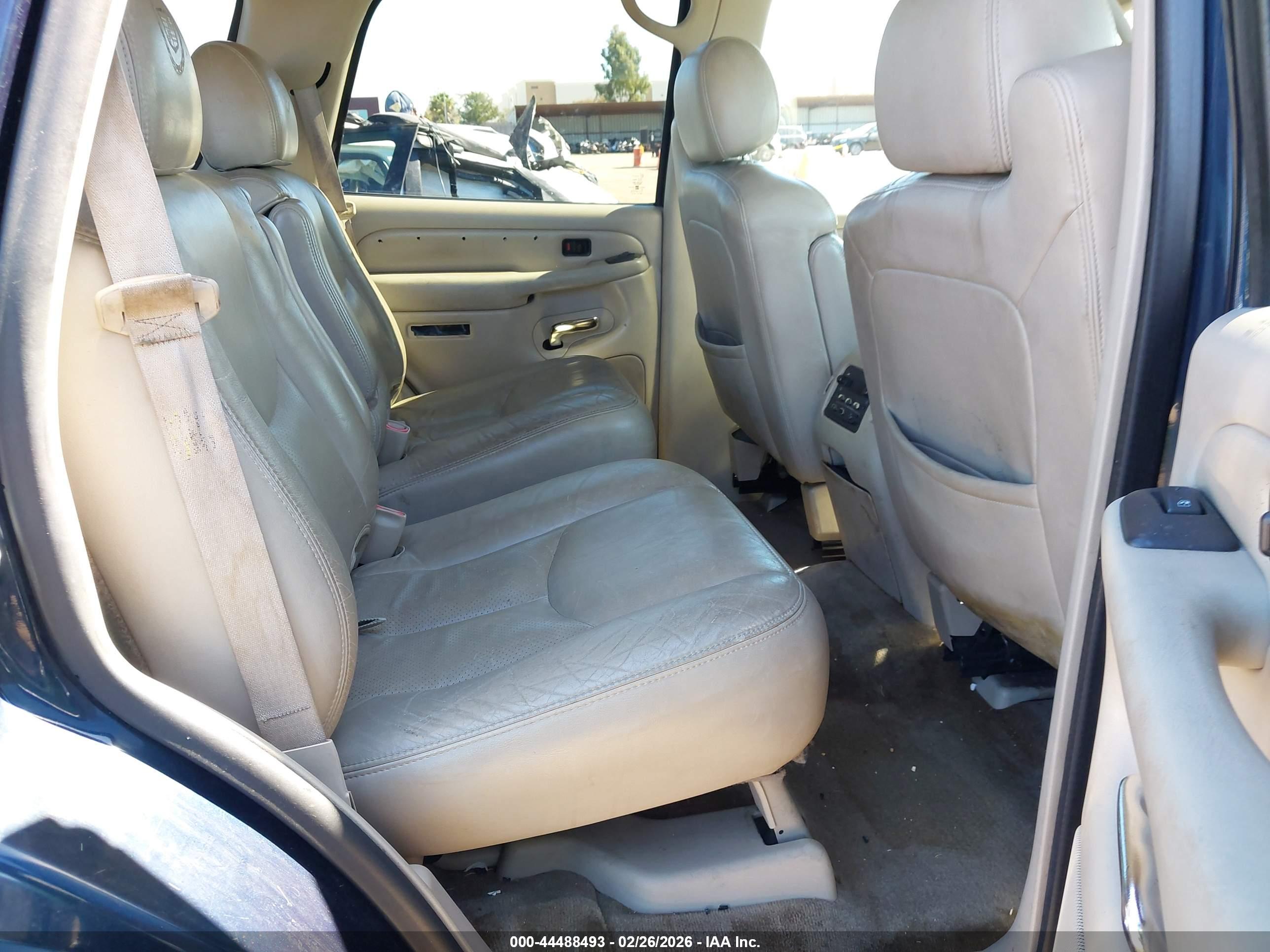CADILLAC ESCALADE image 8