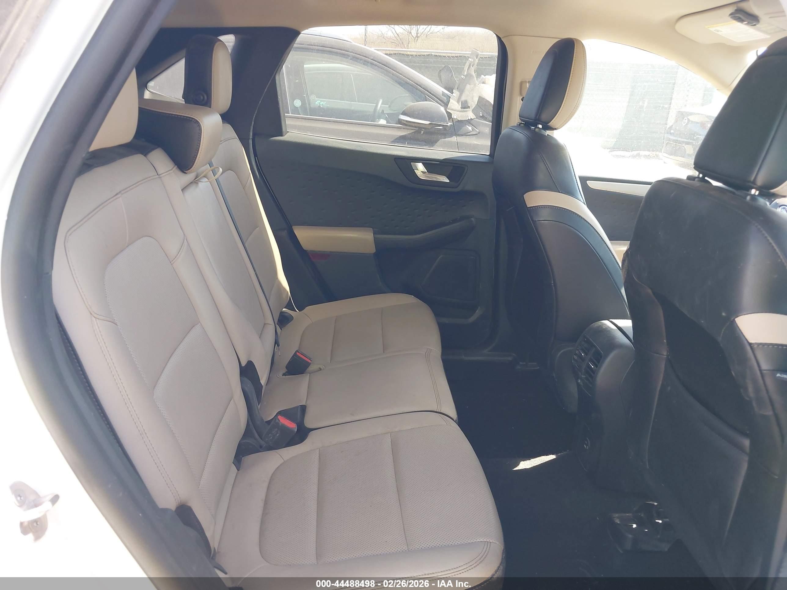 FORD ESCAPE image 8