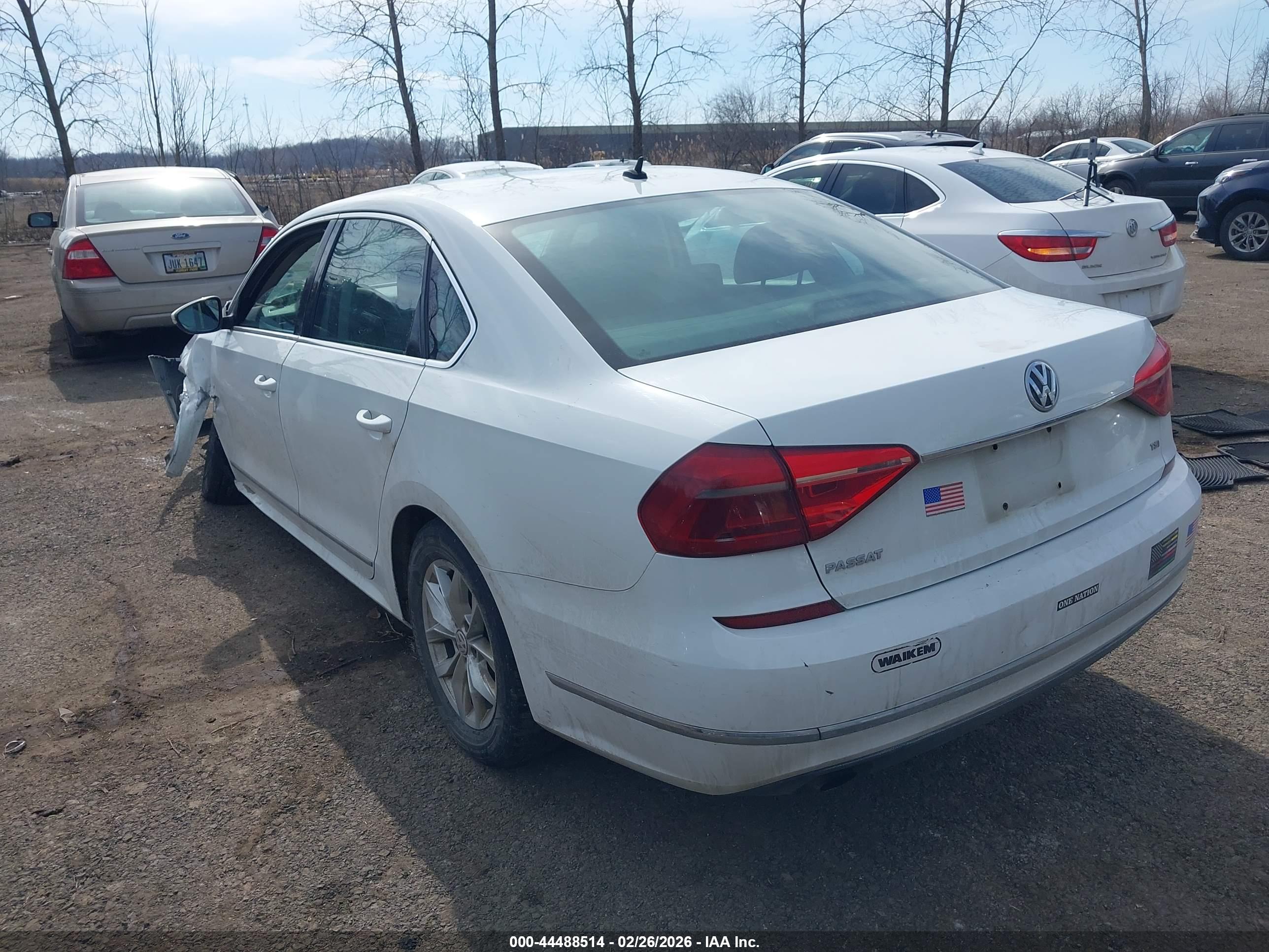 VOLKSWAGEN PASSAT image 3