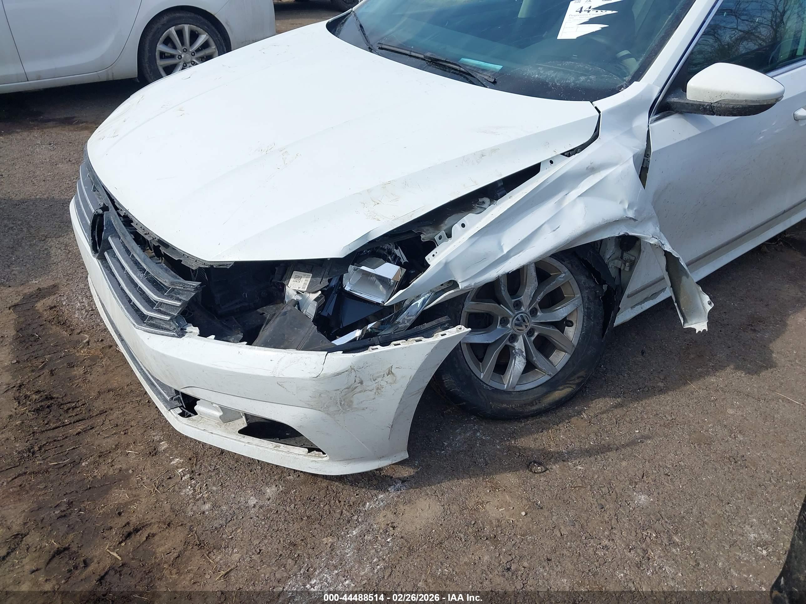 VOLKSWAGEN PASSAT image 6