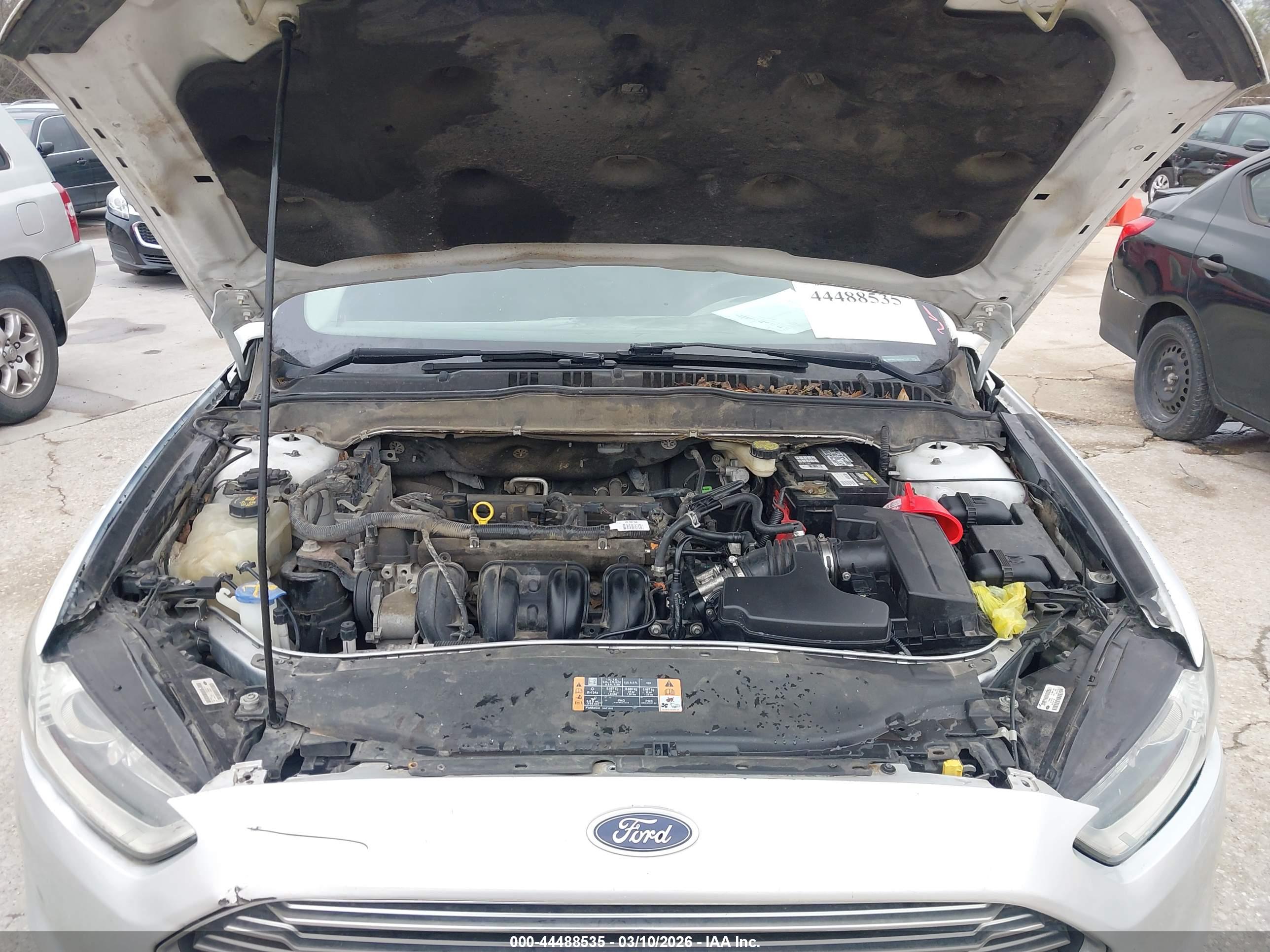 FORD FUSION image 10