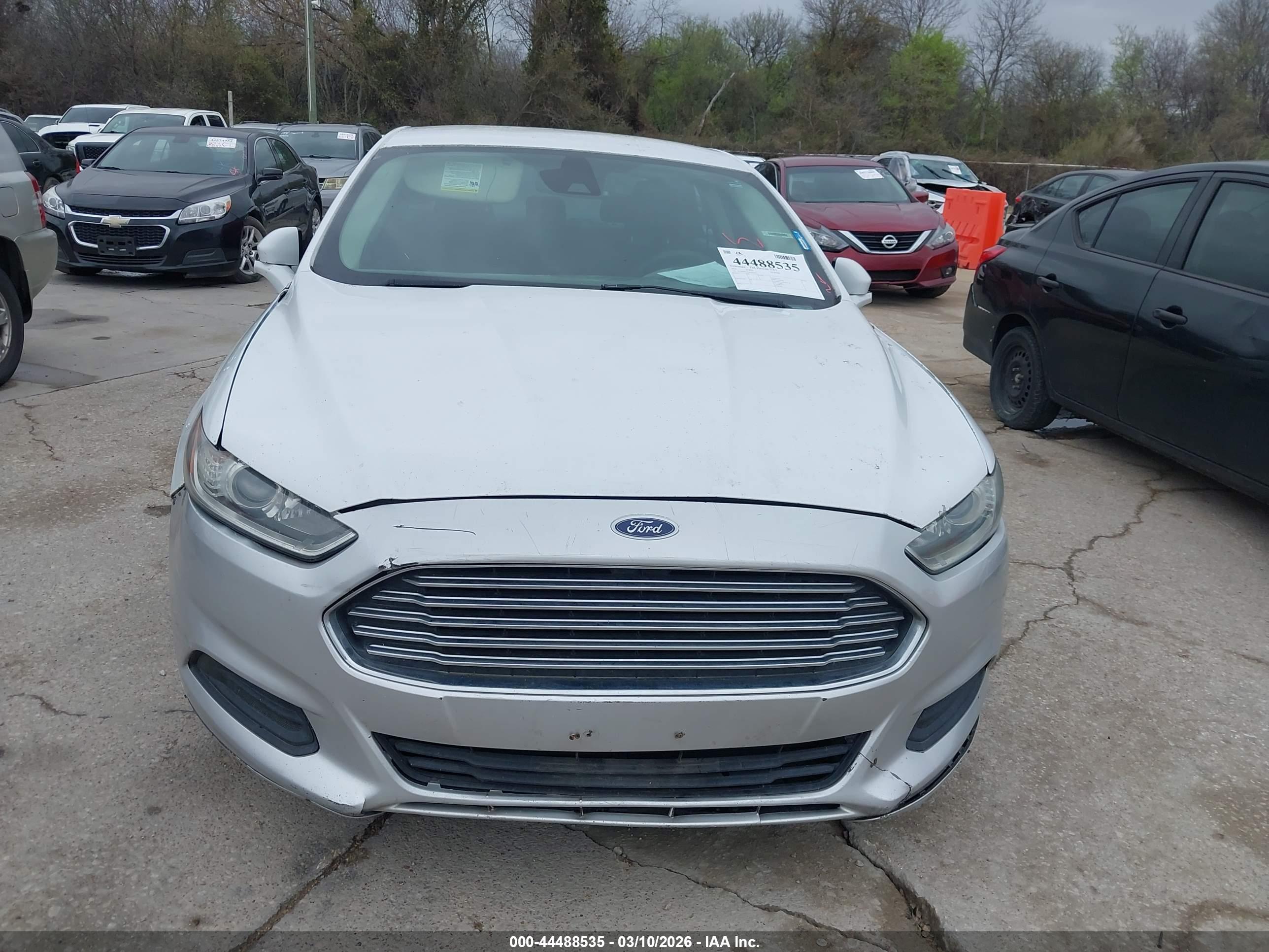 FORD FUSION image 6
