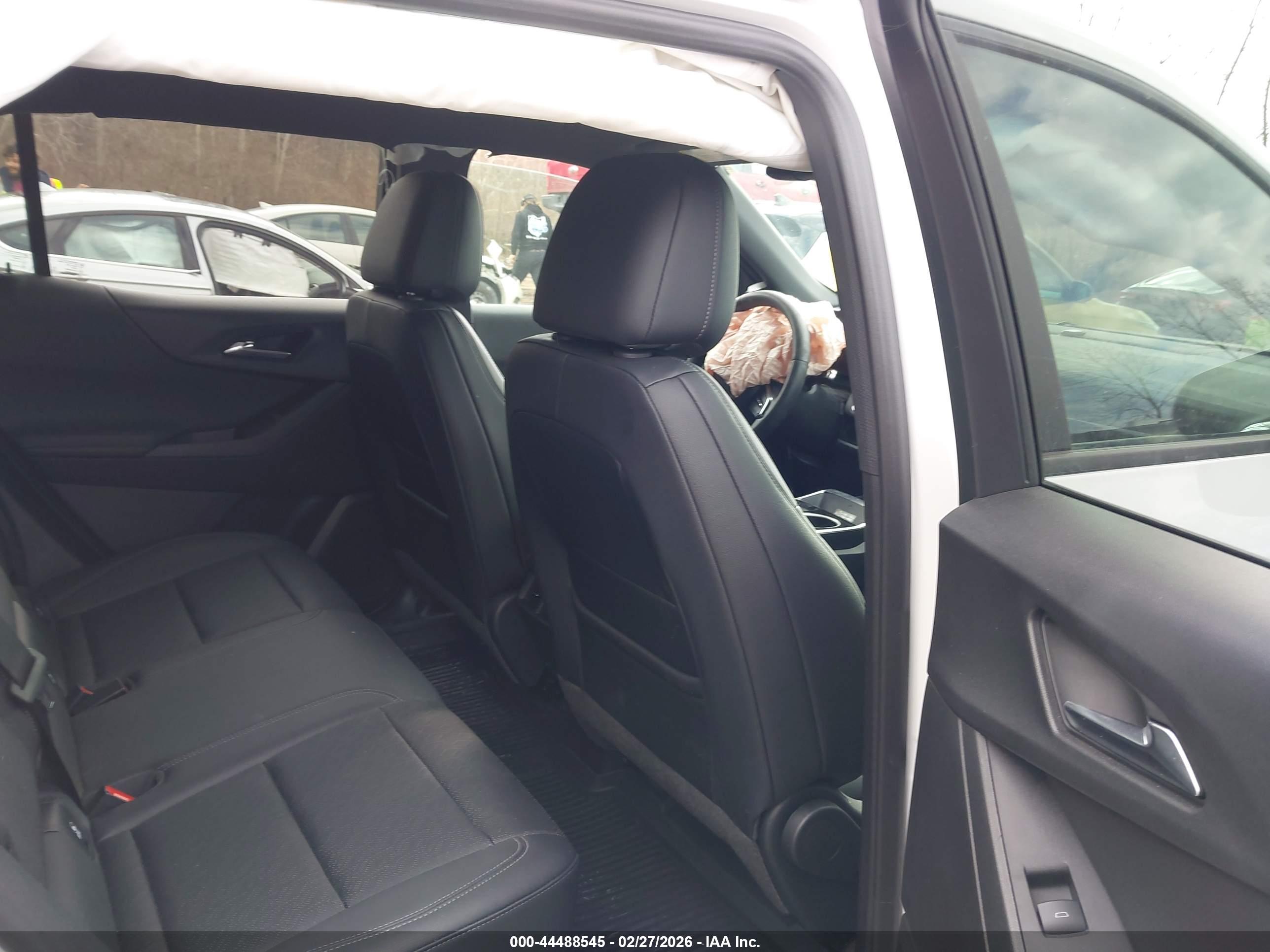 CHEVROLET EQUINOX image 8