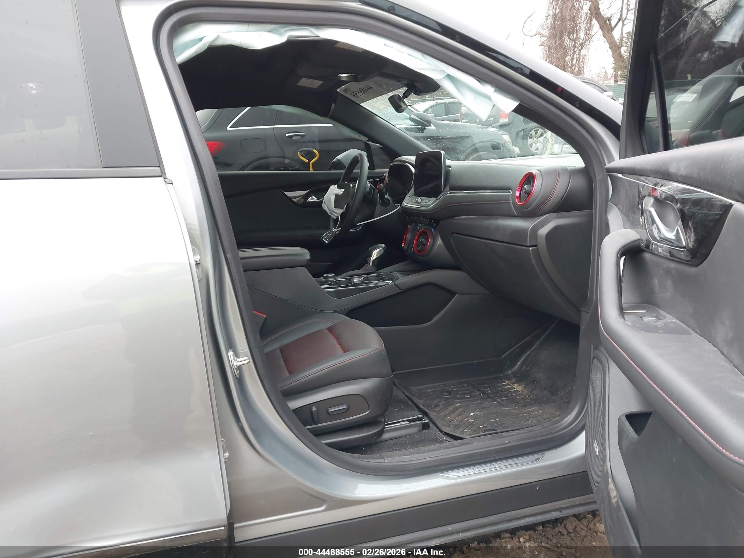 CHEVROLET BLAZER image 5