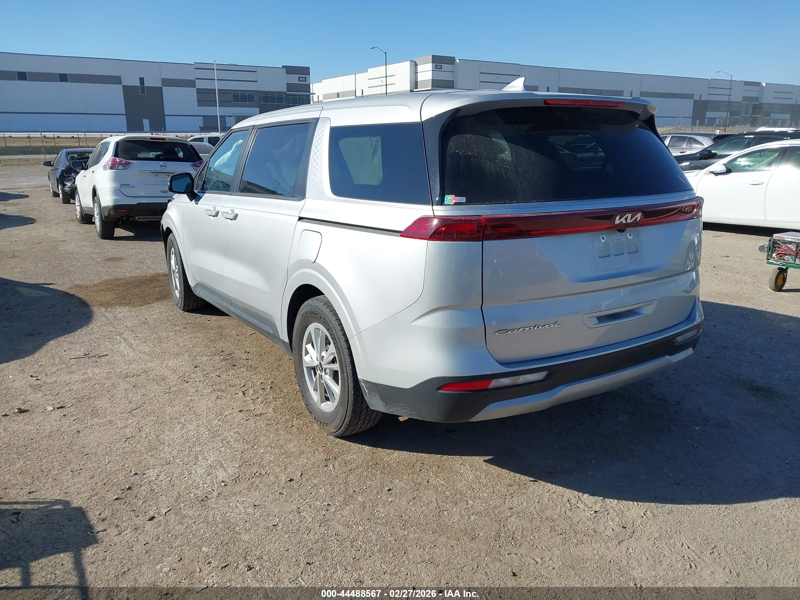 KIA CARNIVAL image 3