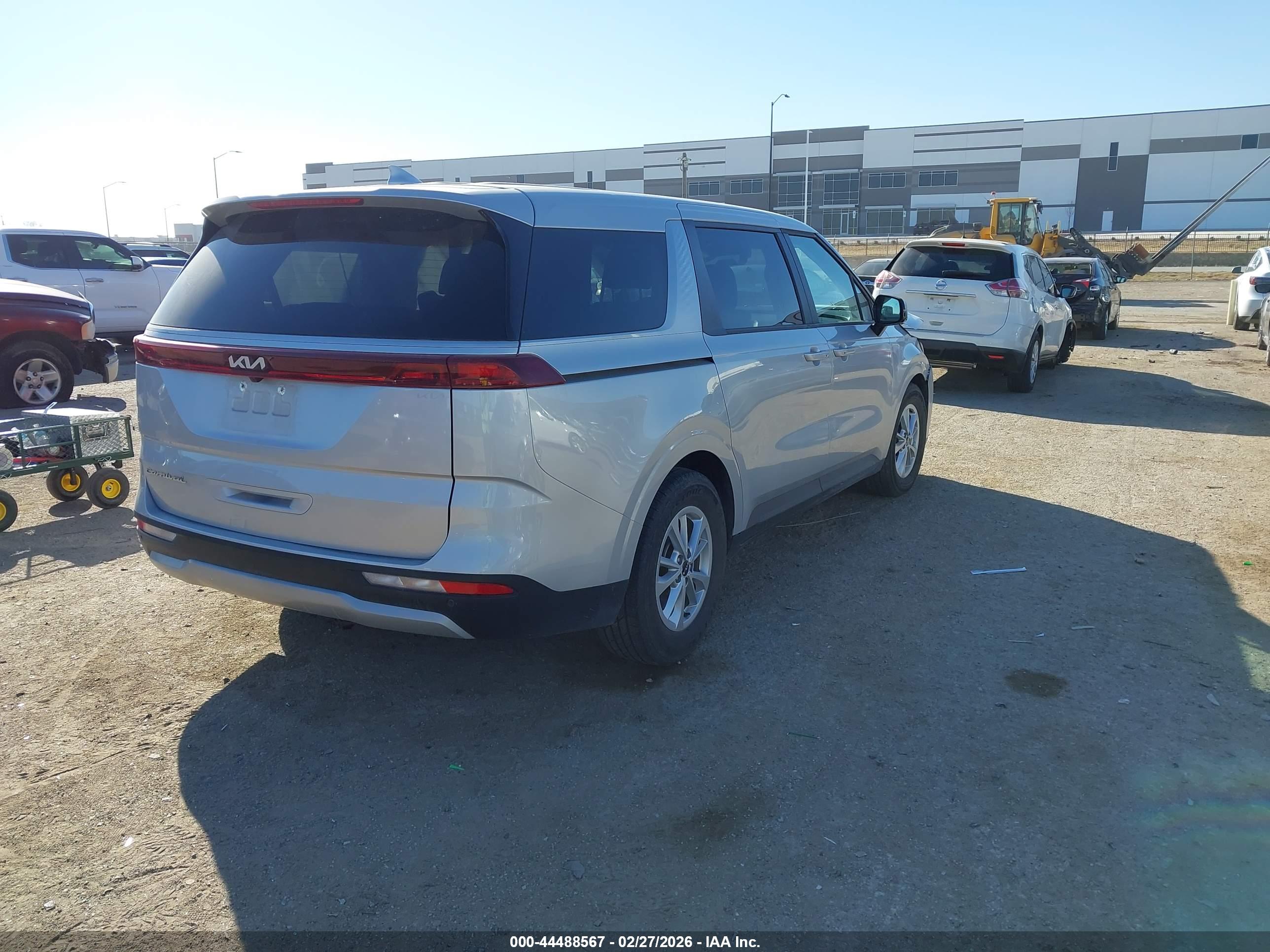 KIA CARNIVAL image 4