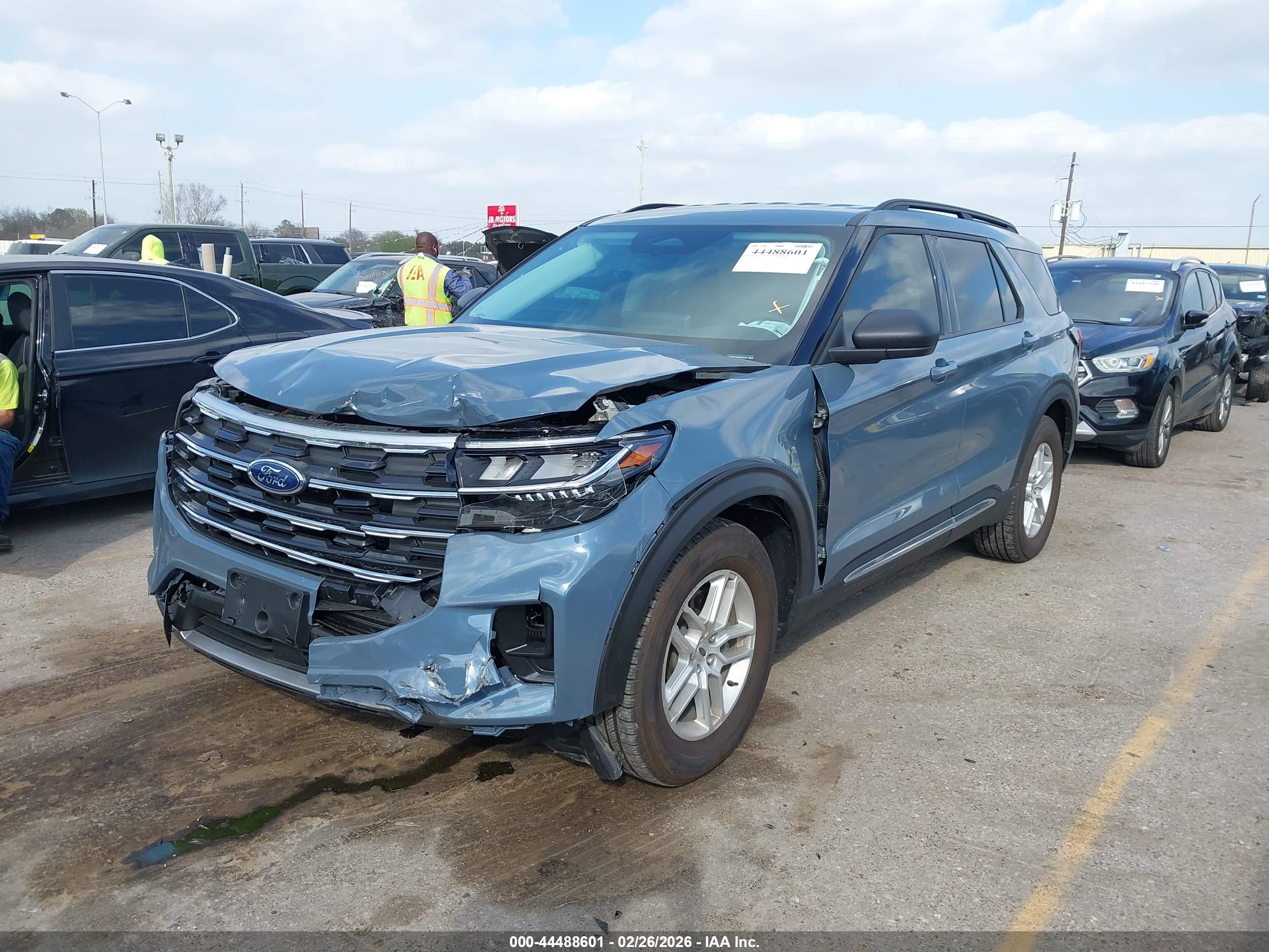 FORD EXPLORER image 2