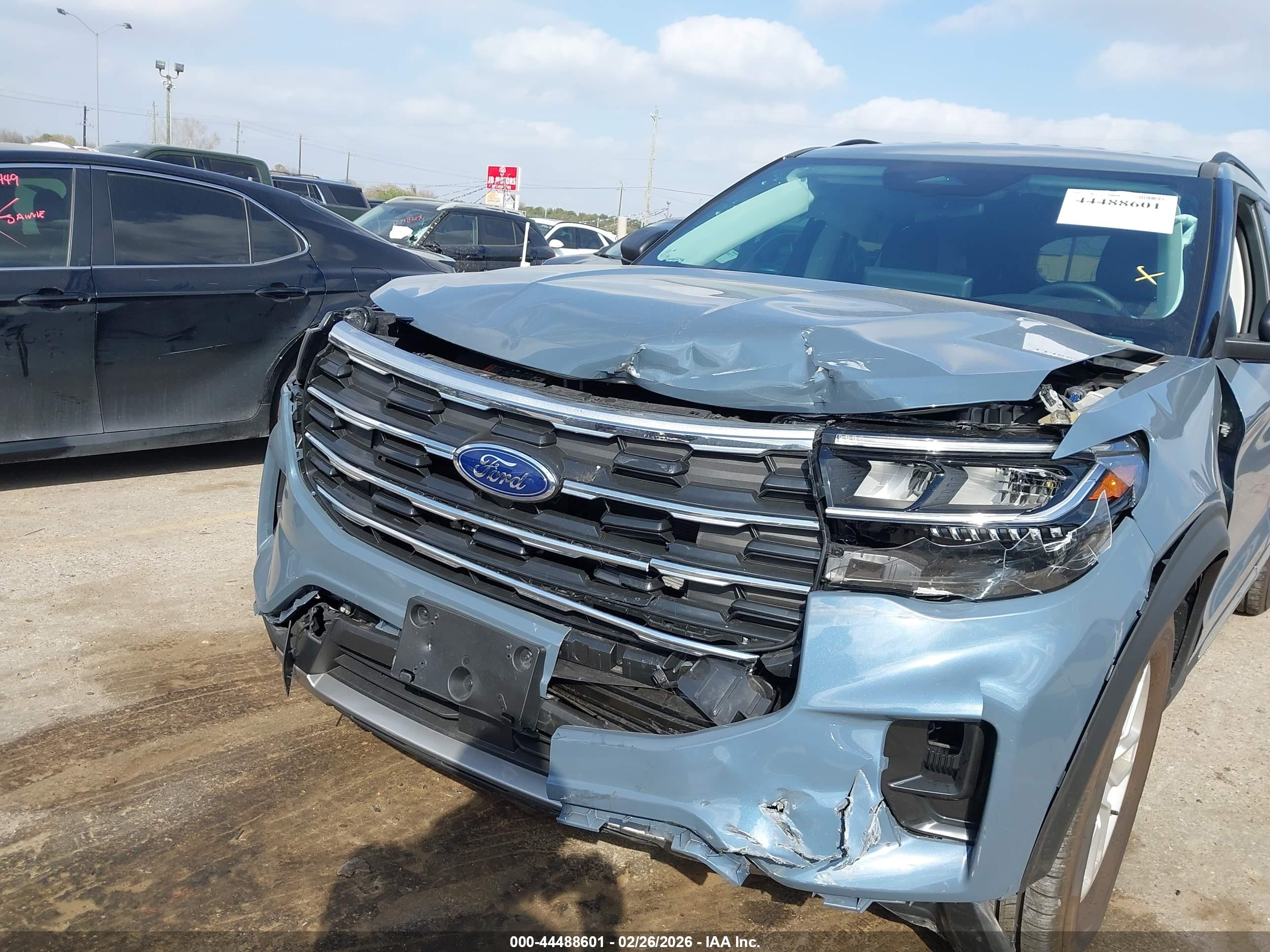 FORD EXPLORER image 6