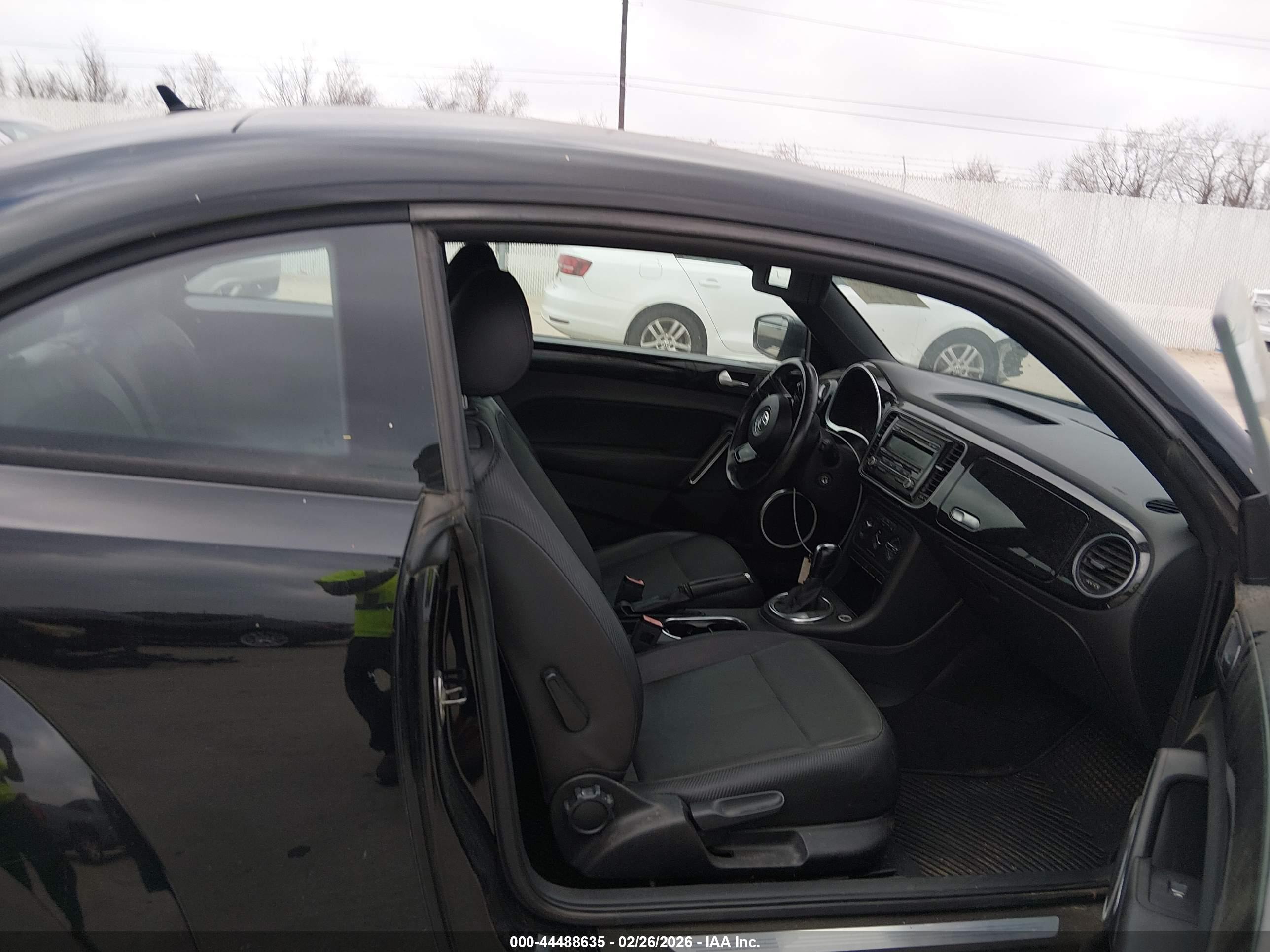 VOLKSWAGEN BEETLE image 5