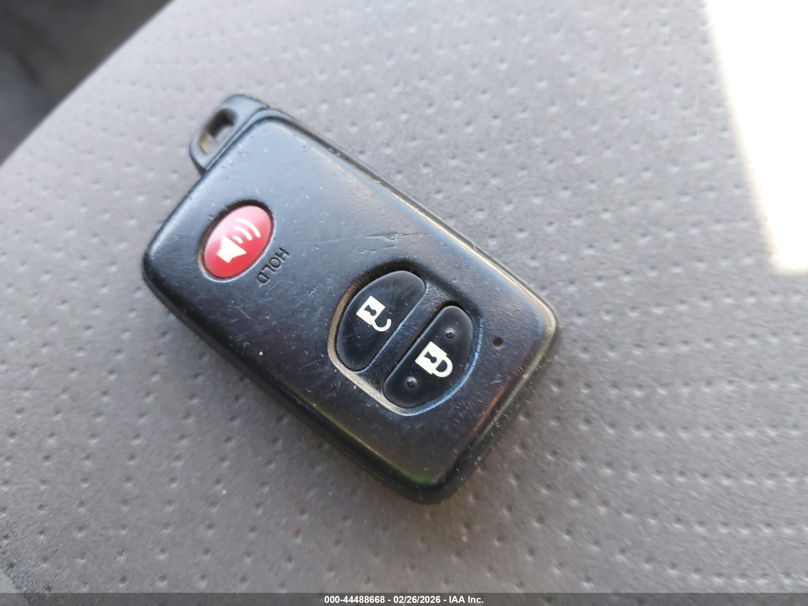 TOYOTA PRIUS image 11