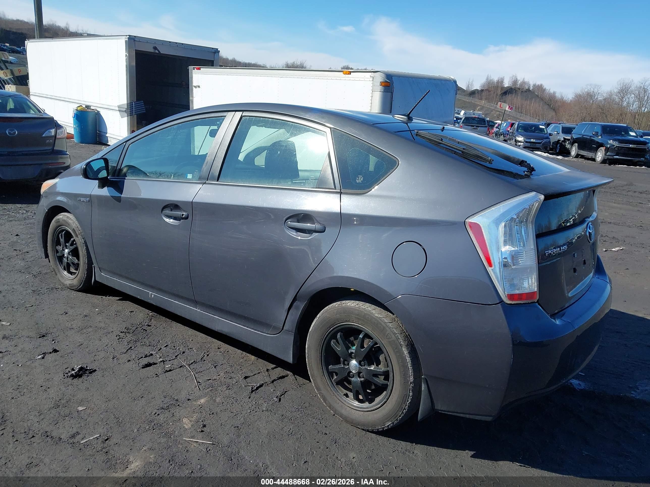 TOYOTA PRIUS image 3