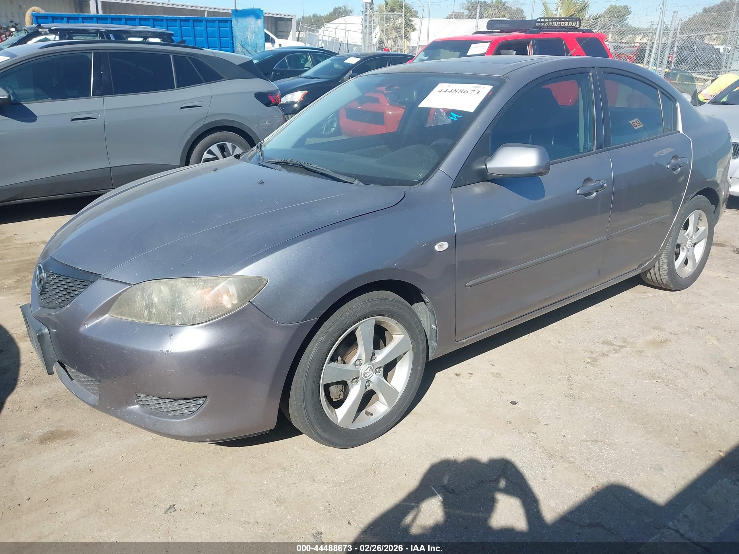 MAZDA MAZDA3 image 2