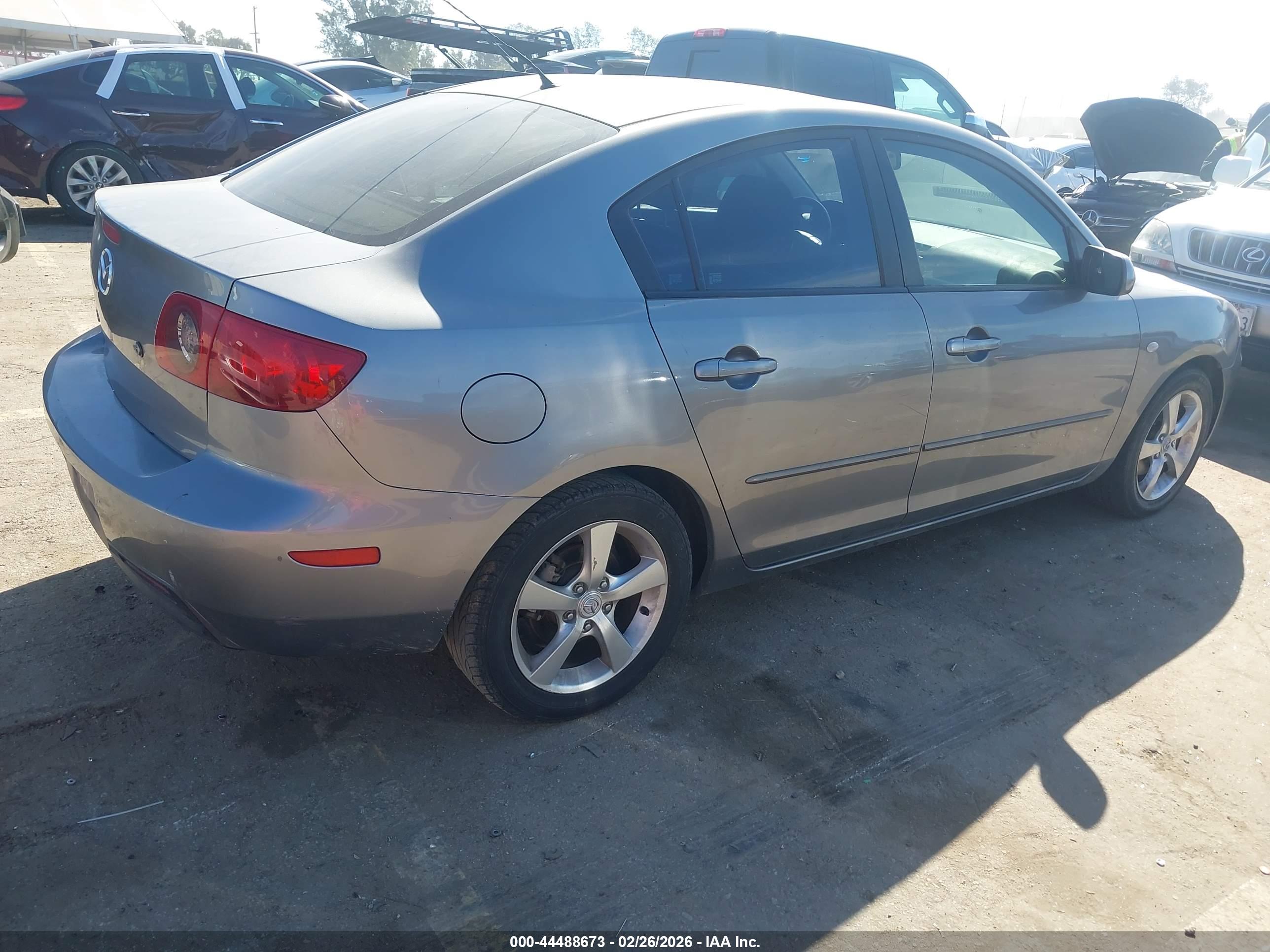 MAZDA MAZDA3 image 4