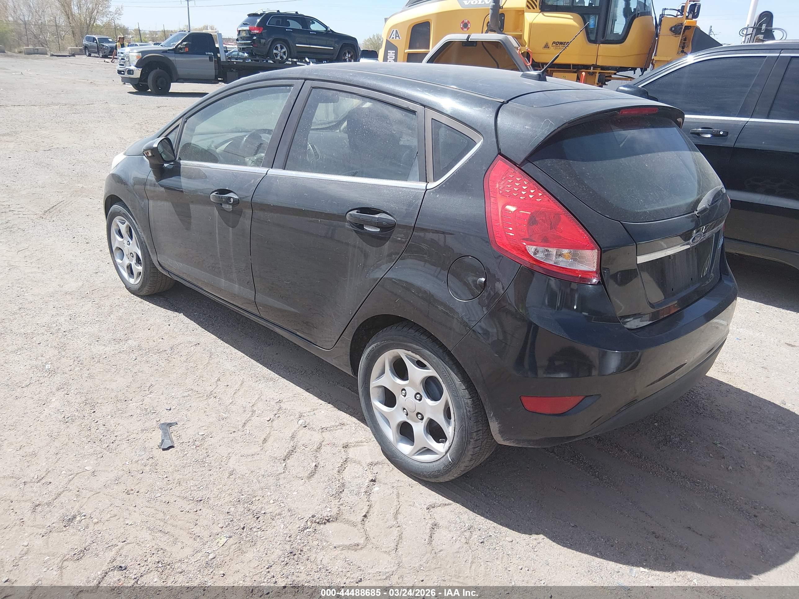 FORD FIESTA image 3