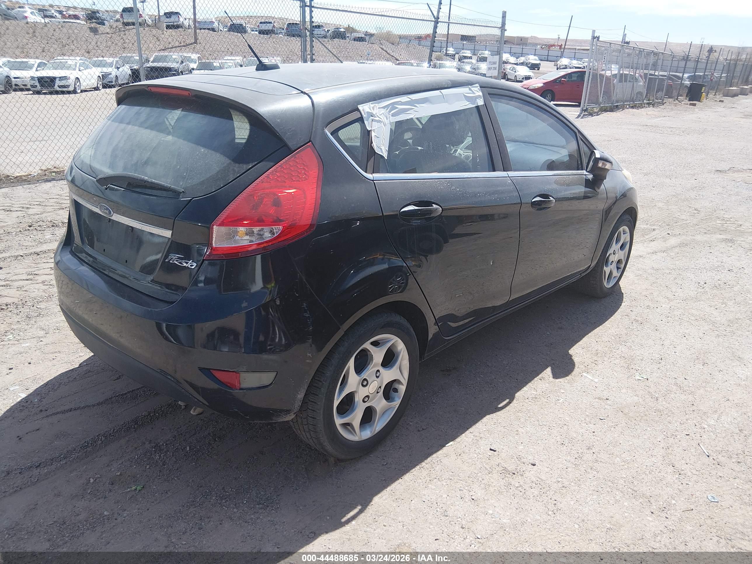 FORD FIESTA image 4