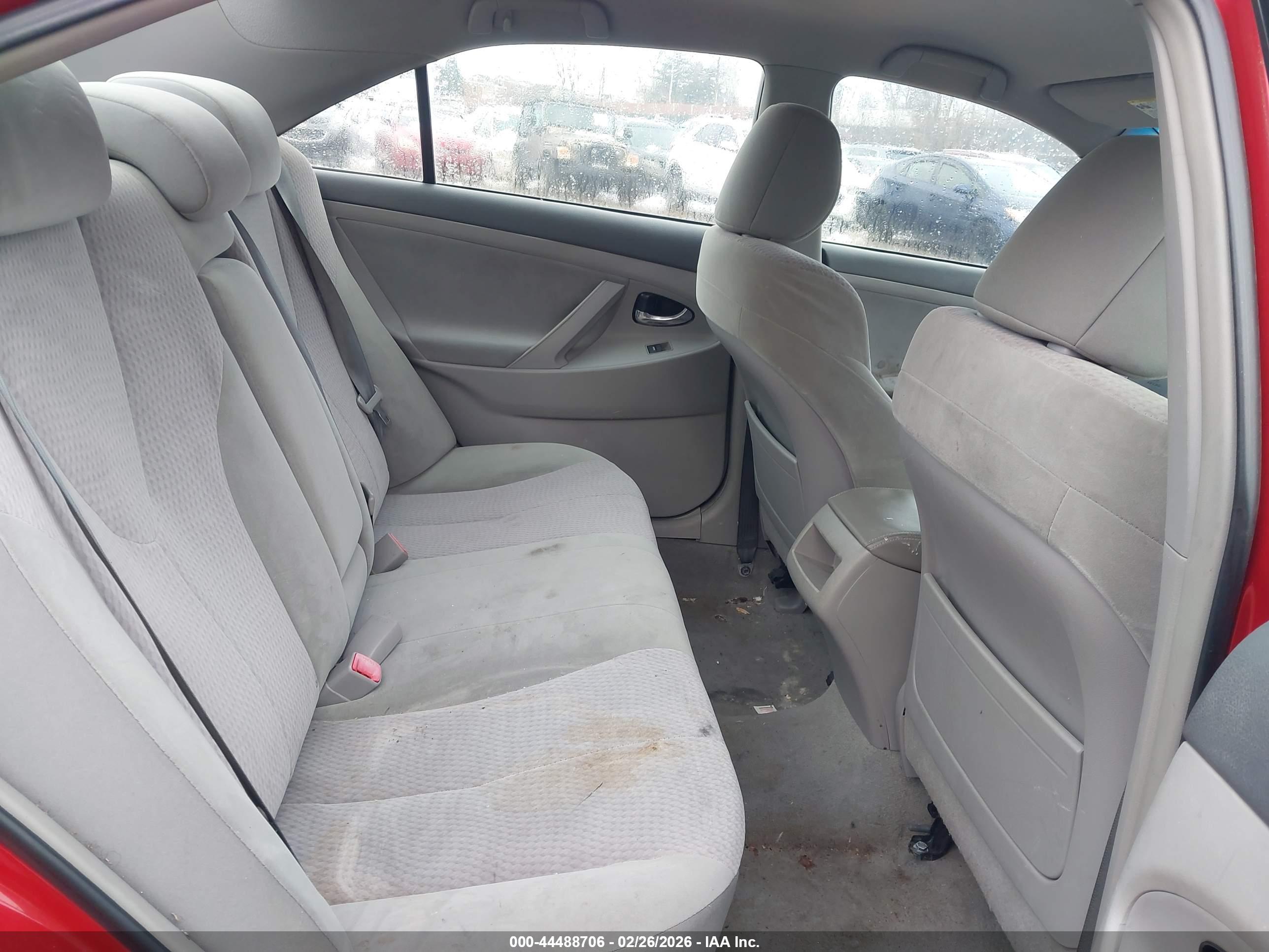 TOYOTA CAMRY image 8