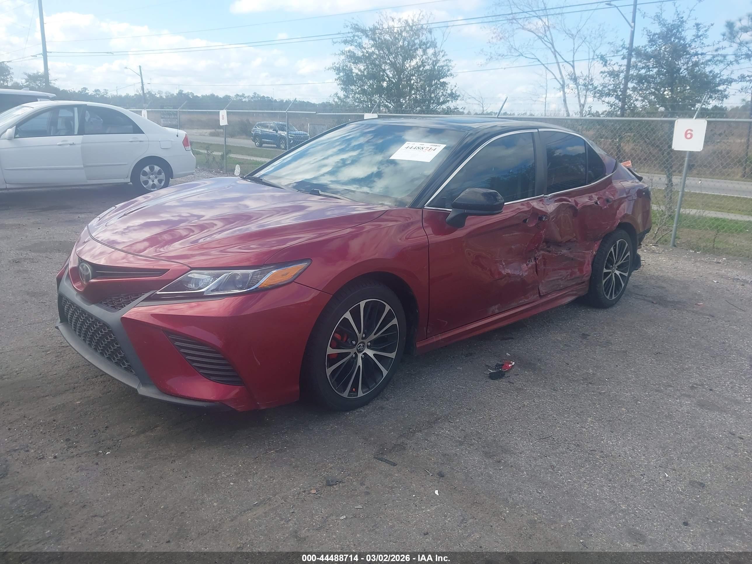 TOYOTA CAMRY image 2