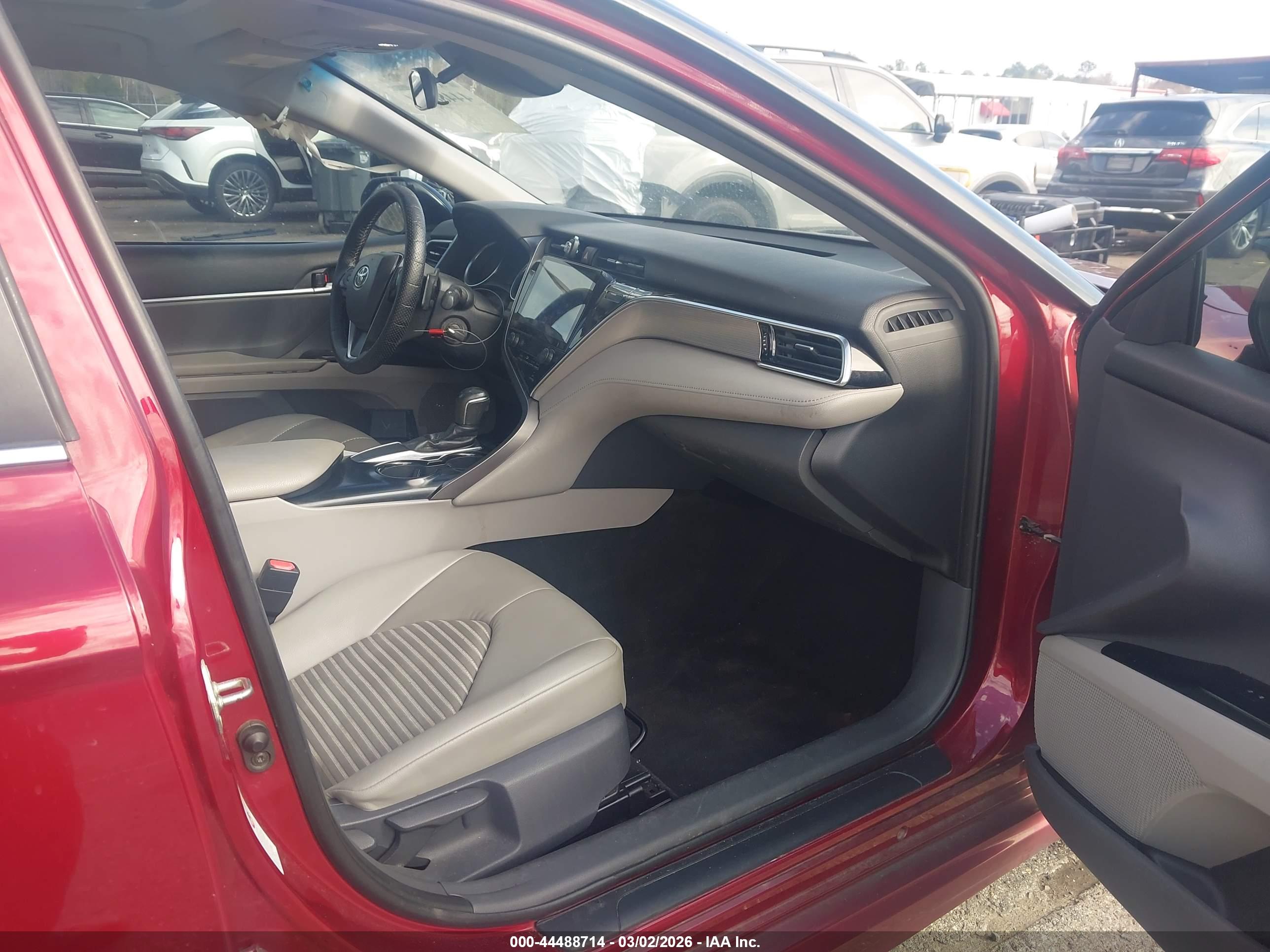 TOYOTA CAMRY image 5