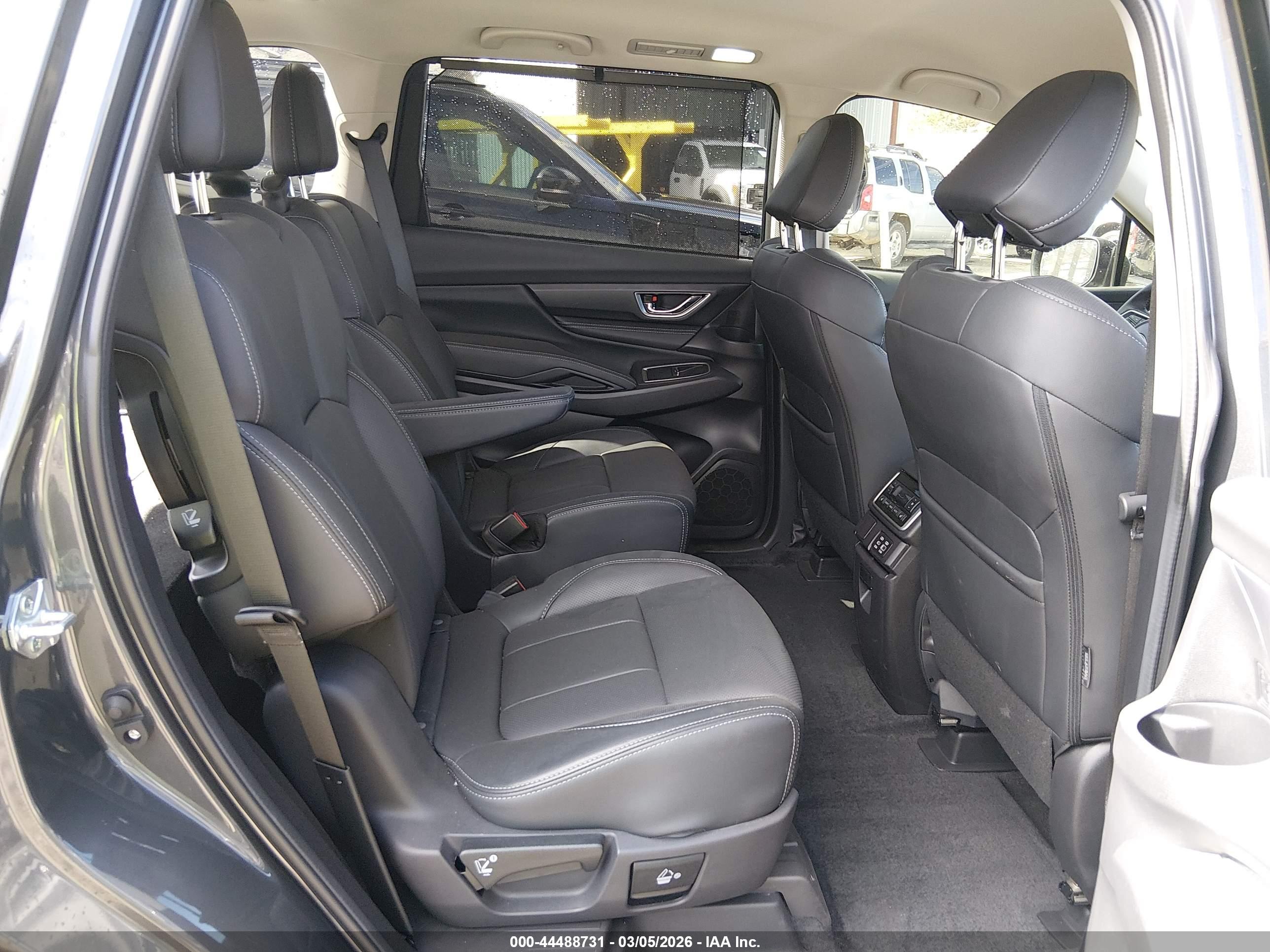 SUBARU ASCENT image 8
