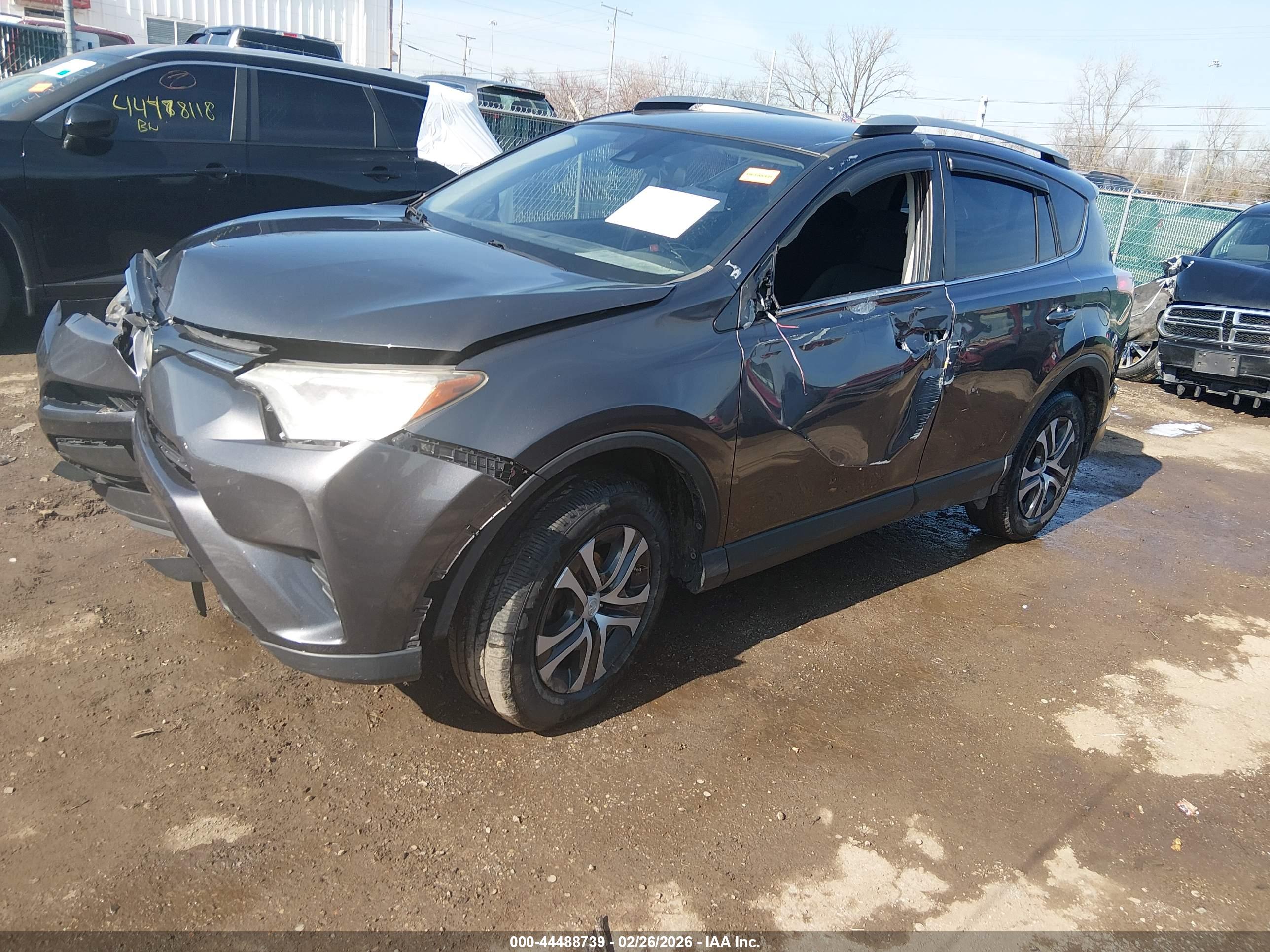 TOYOTA RAV4 image 2