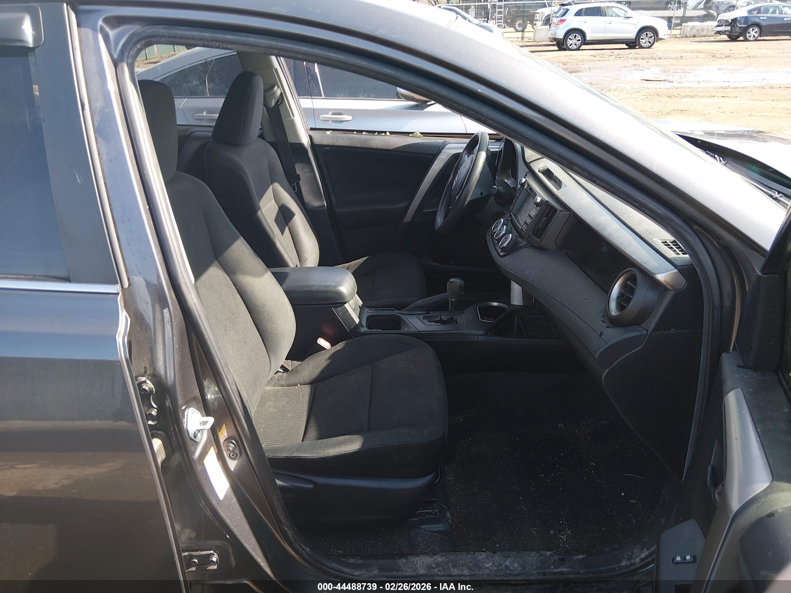 TOYOTA RAV4 image 5