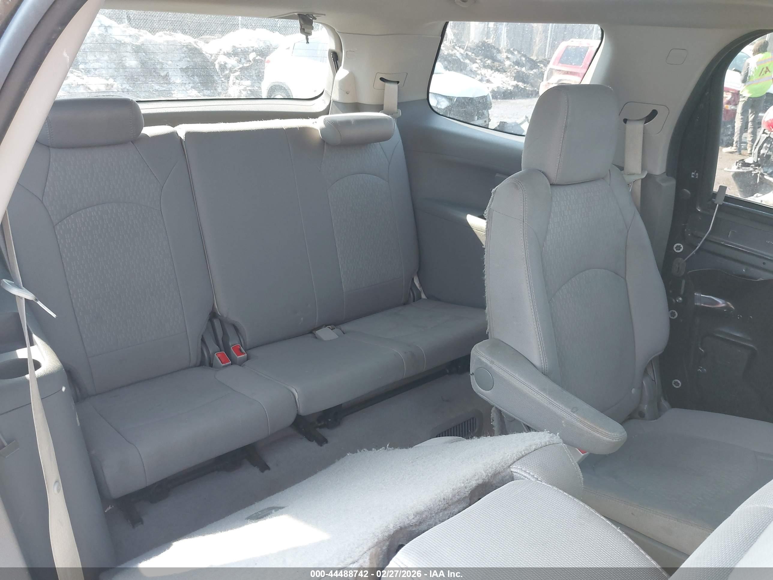 GMC ACADIA image 8