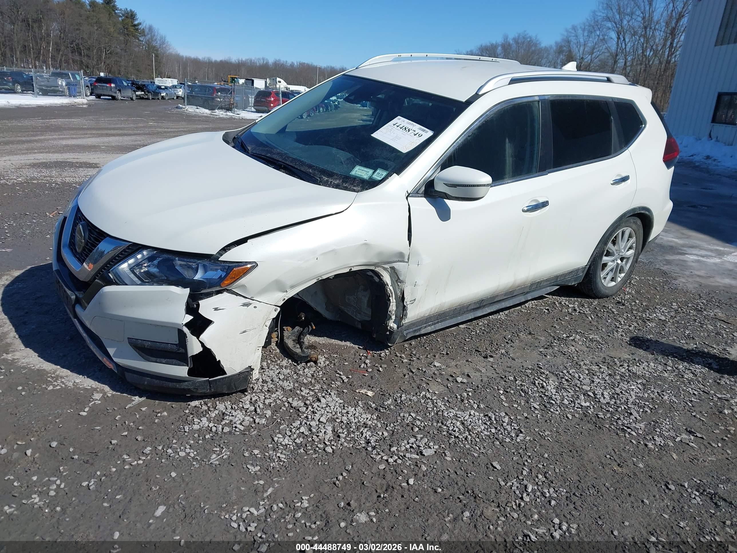 NISSAN ROGUE image 2