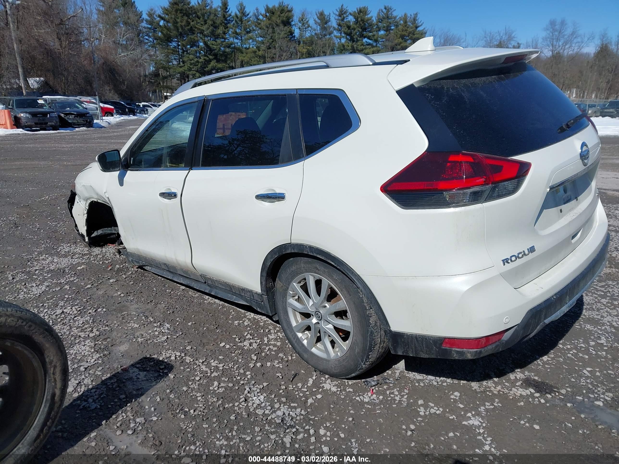 NISSAN ROGUE image 3