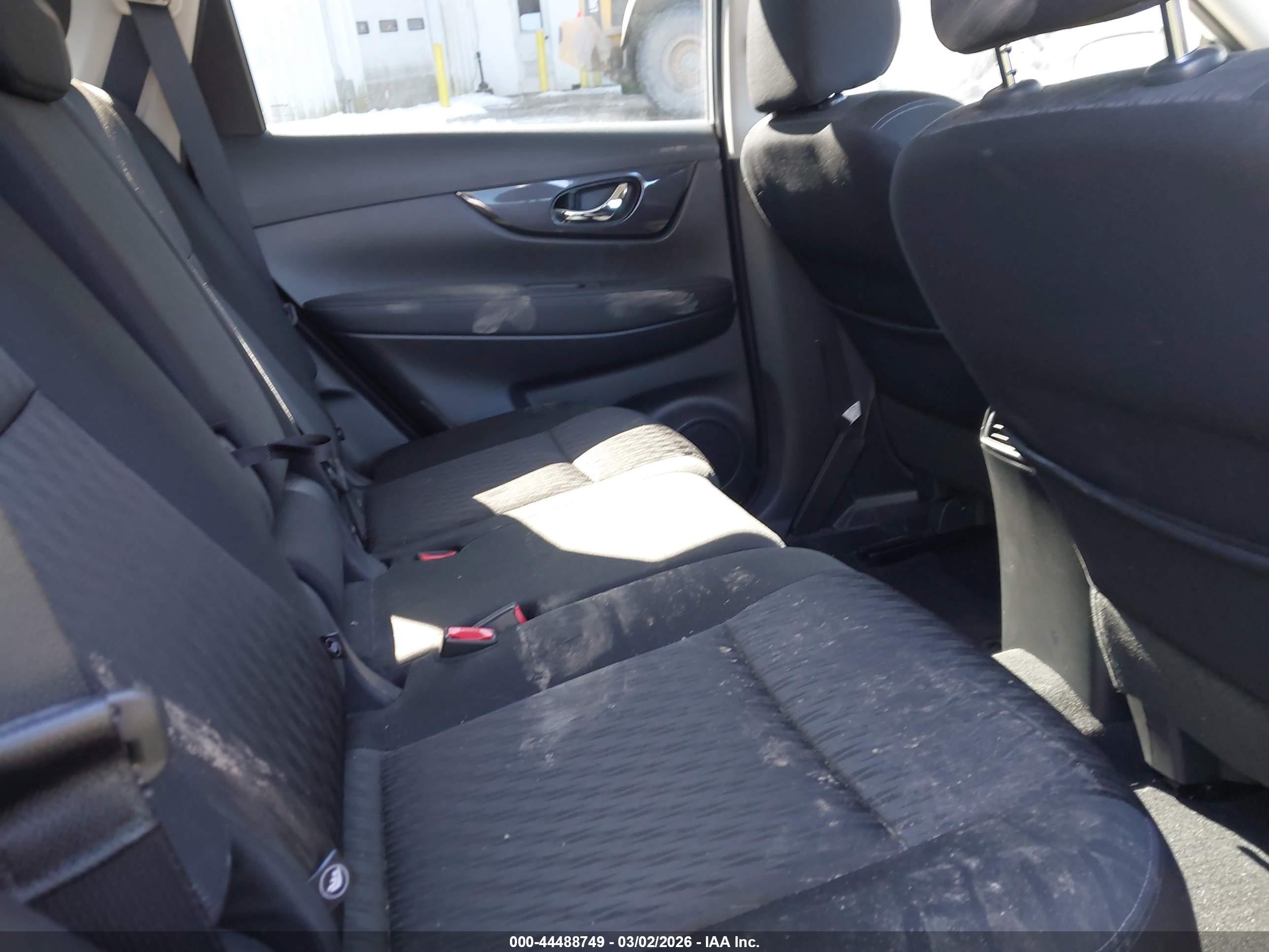NISSAN ROGUE image 8