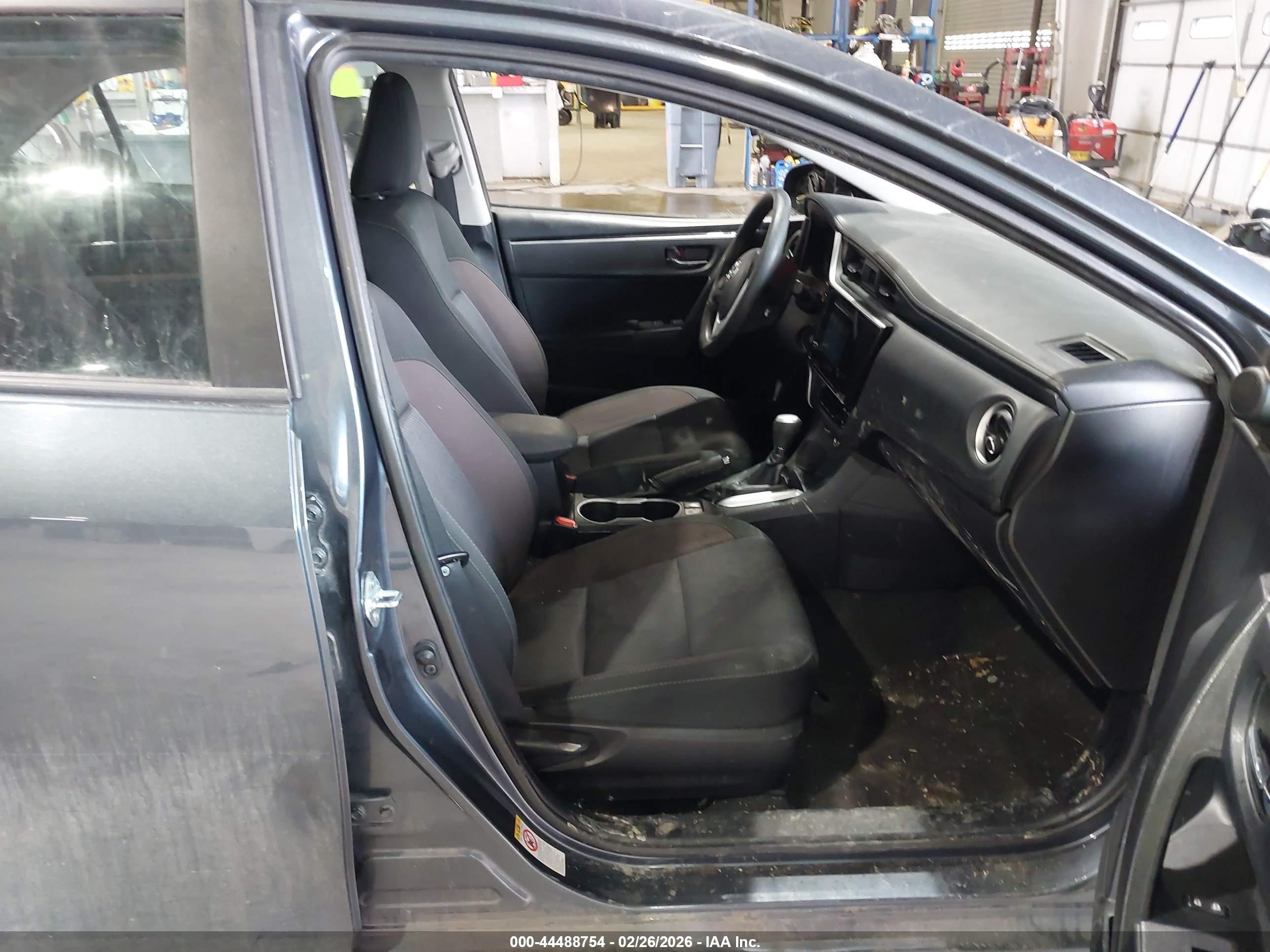 TOYOTA COROLLA image 5
