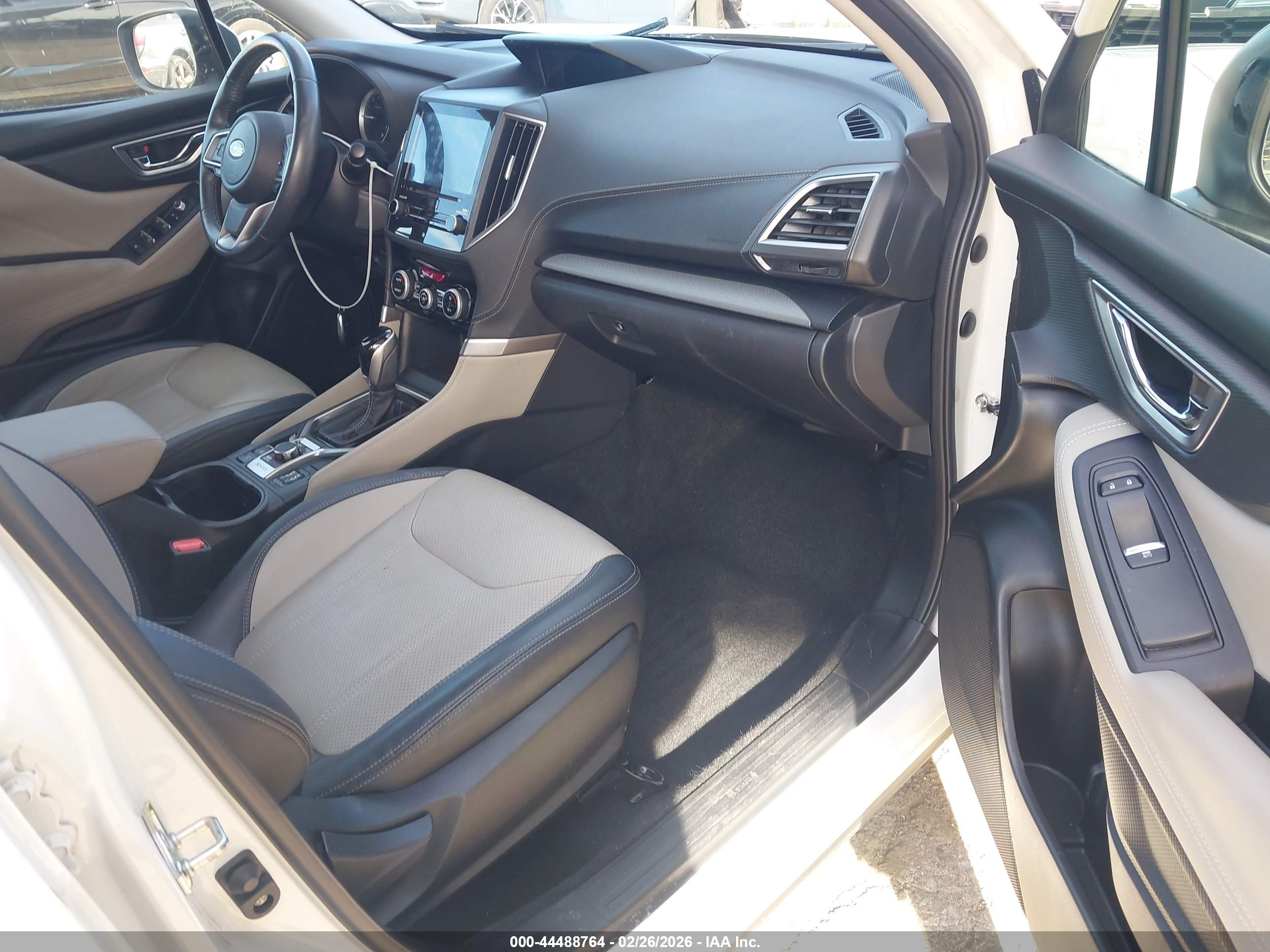 SUBARU FORESTER image 5