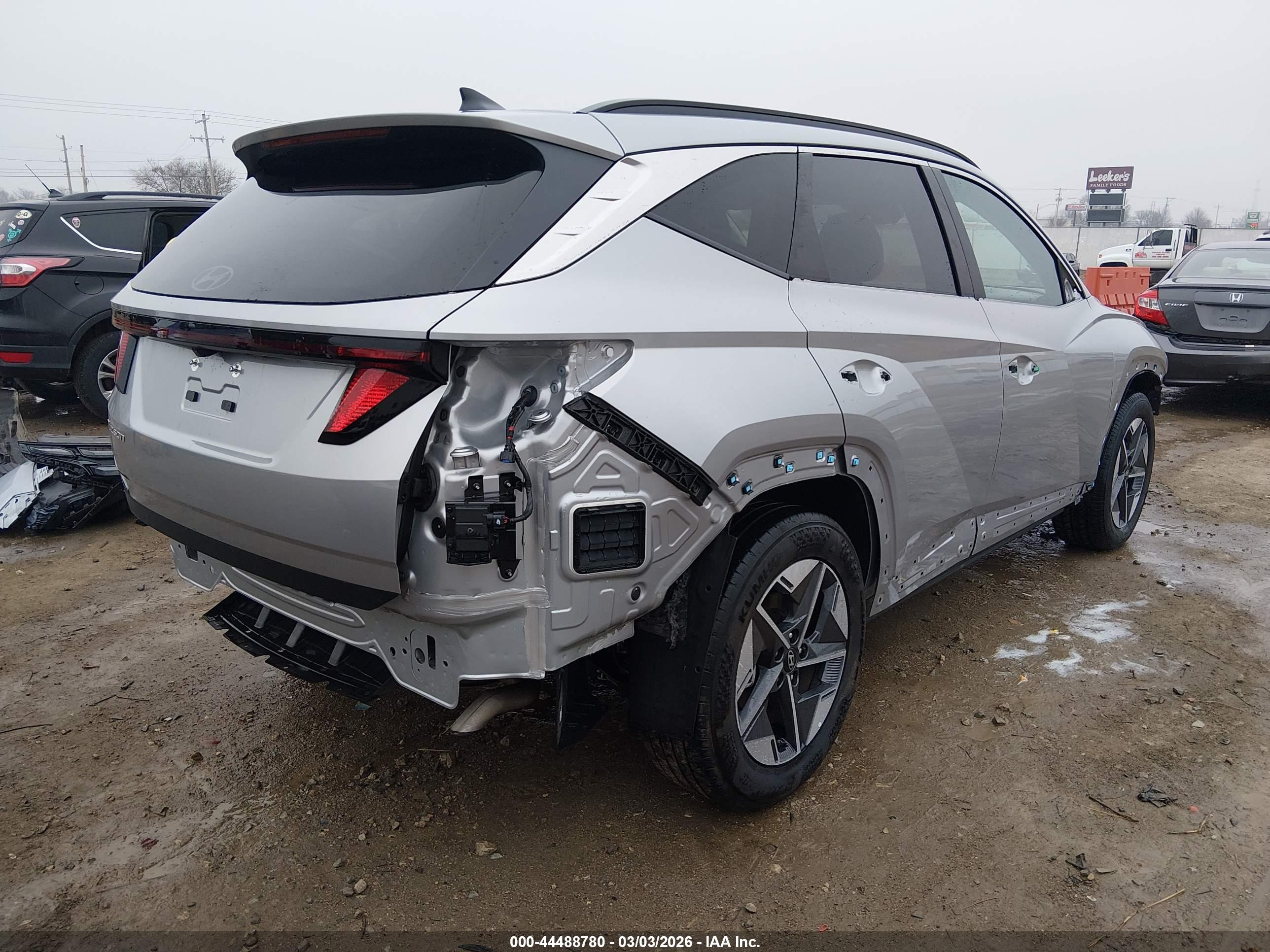 HYUNDAI TUCSON image 4